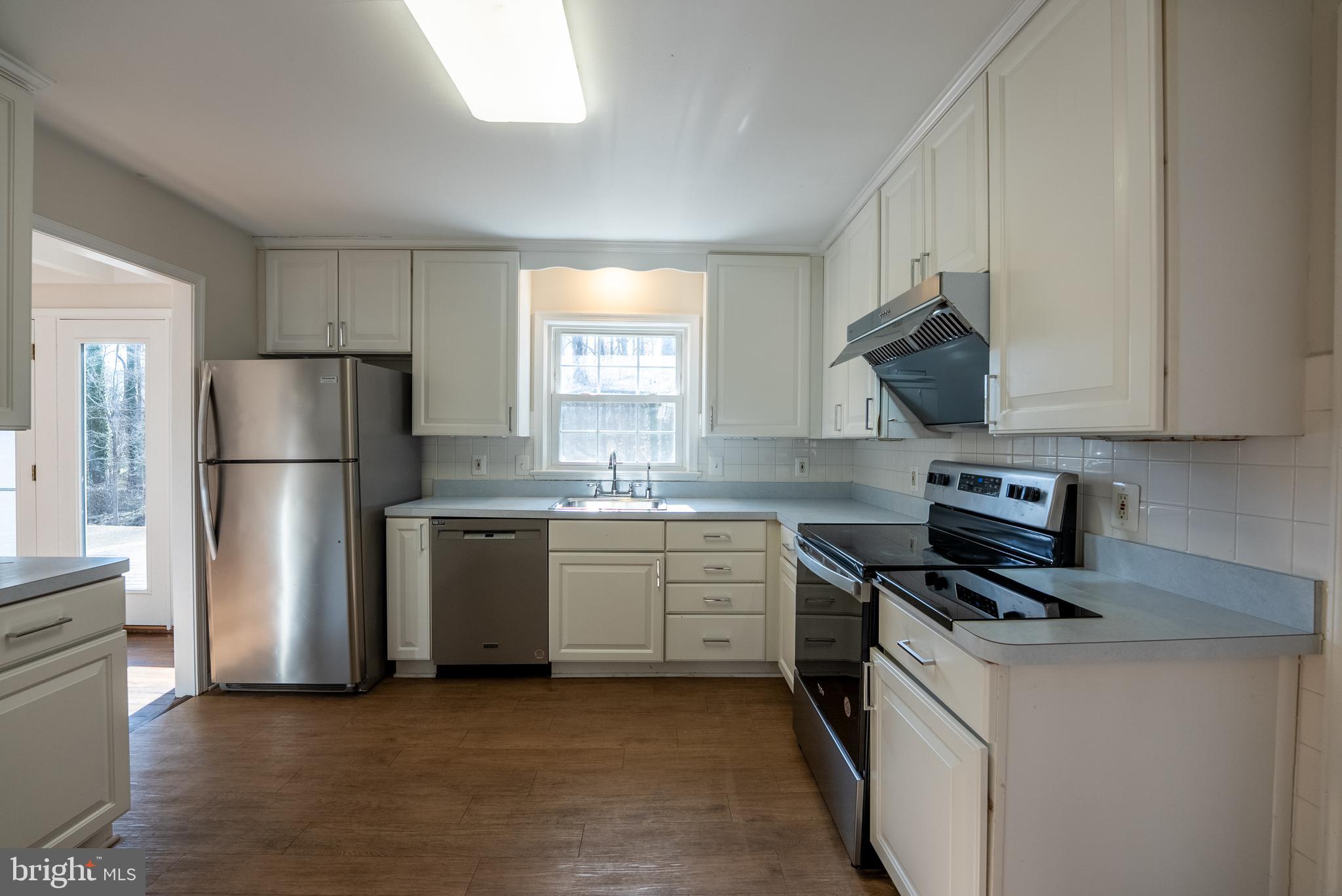 8209 MOCKINGBIRD DRIVE