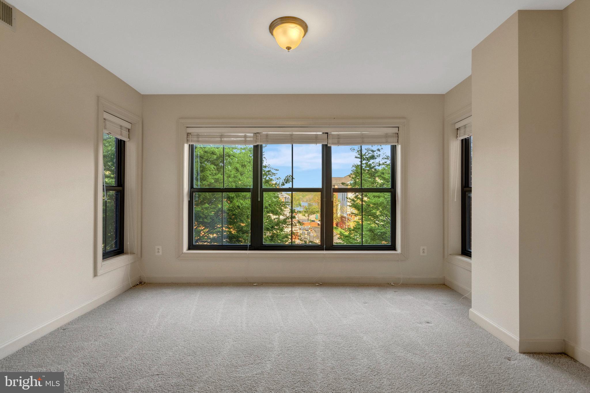 BELMONT BAY - Residential Lease