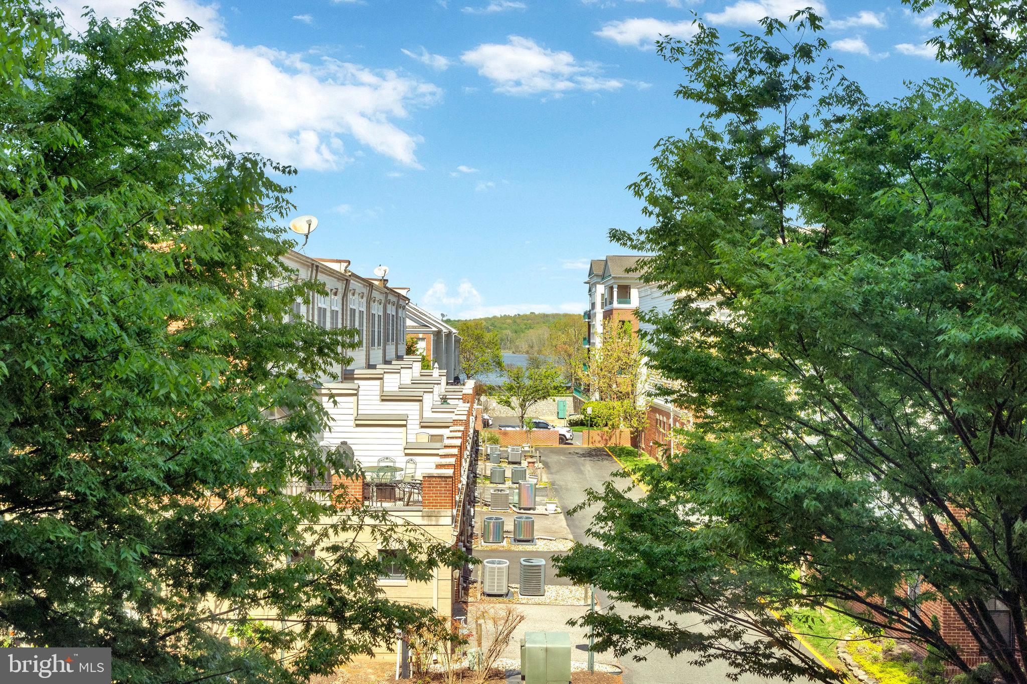 BELMONT BAY - Residential Lease