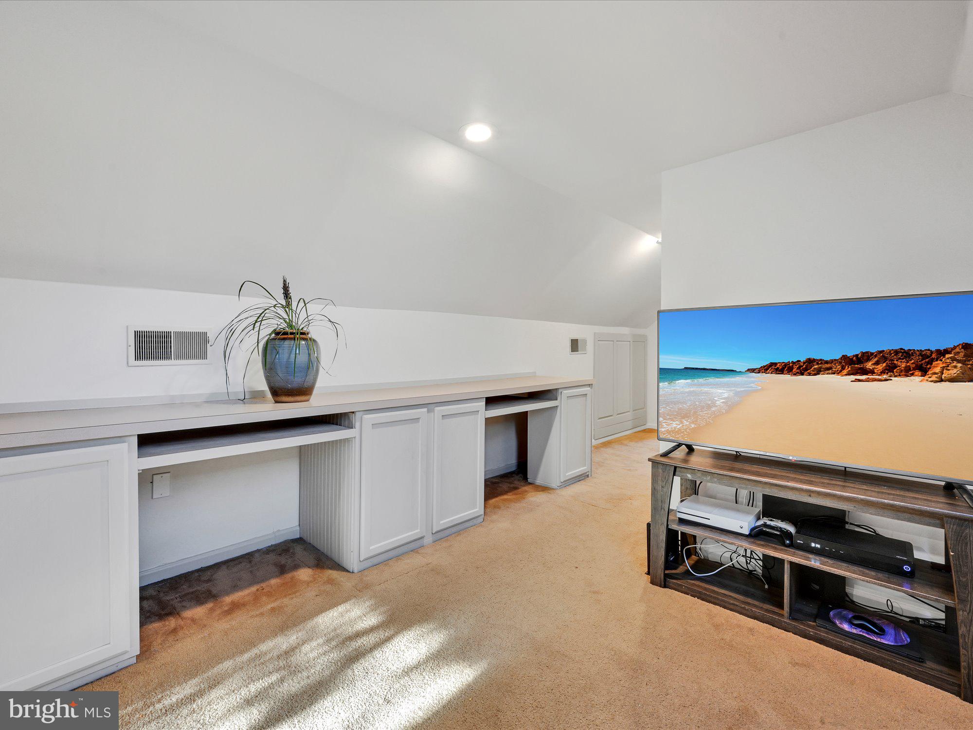 INDIAN SPRINGS - Residential