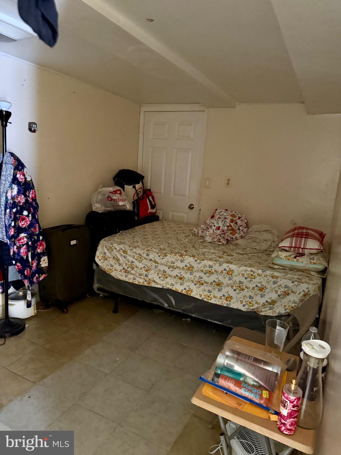 OXFORD CIRCLE - Residential