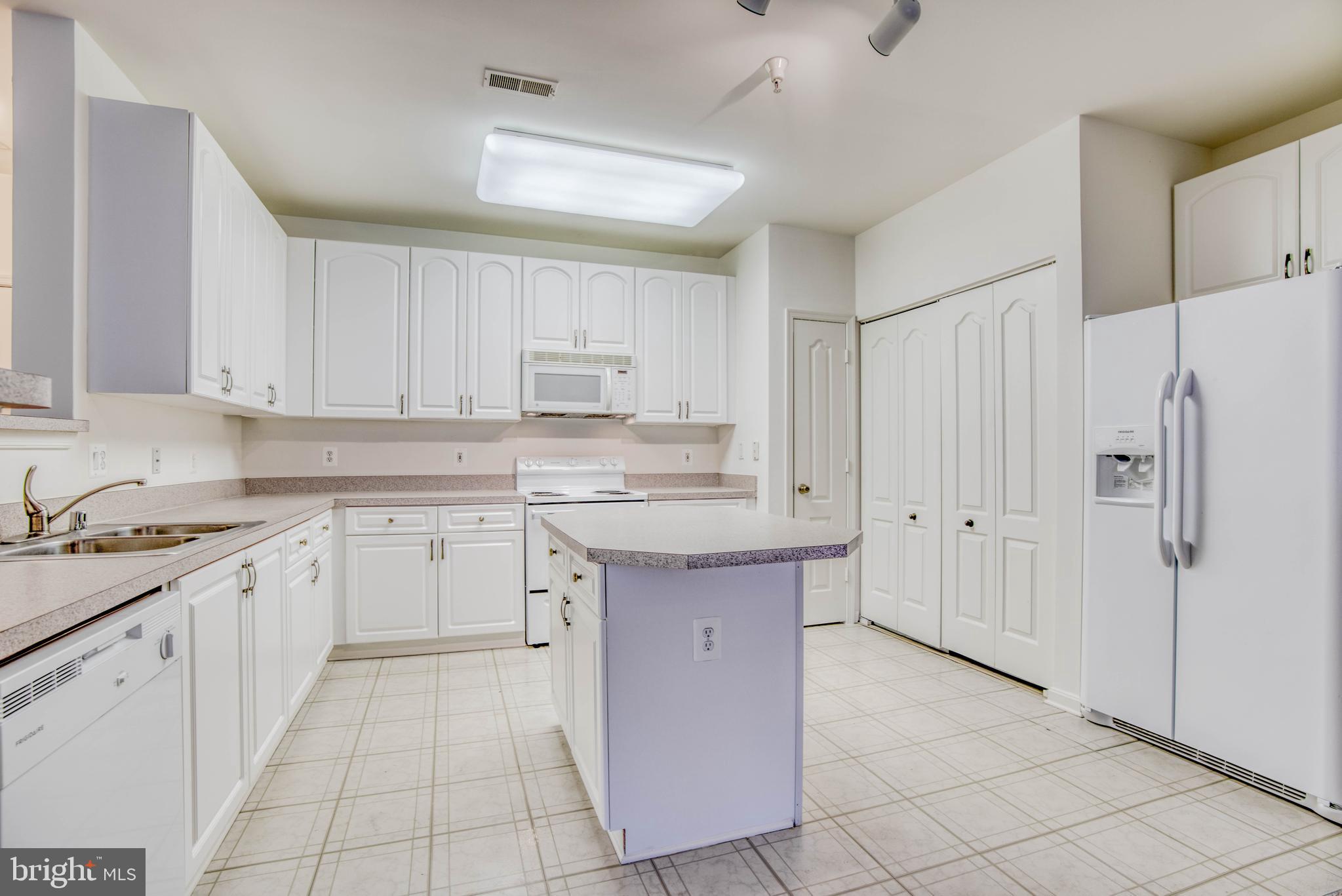 HIGH VIEW AT HUNT VALLEY - Residential