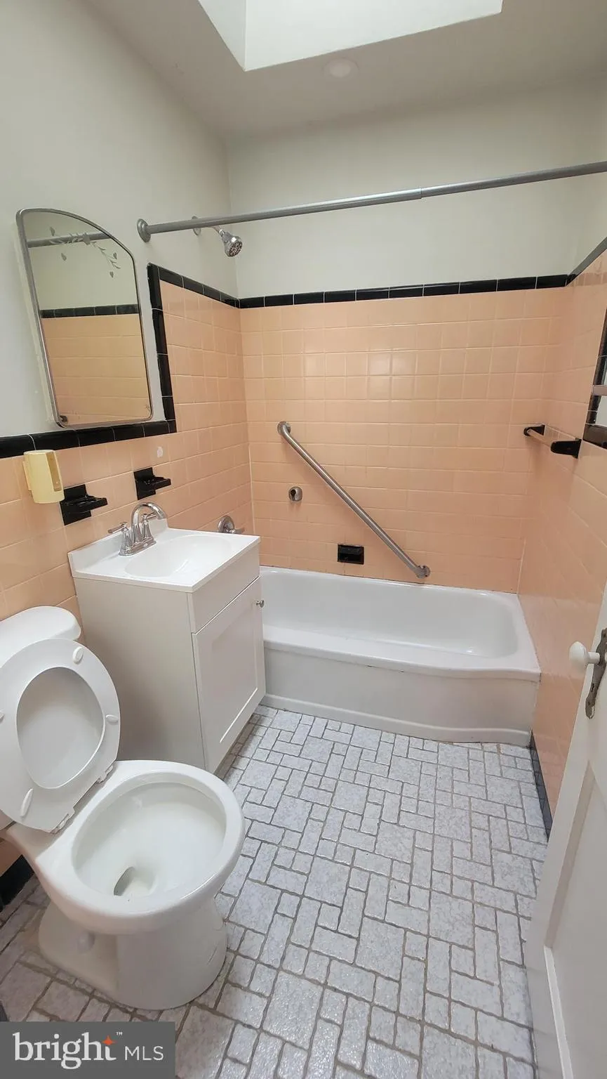 Philadelphia, Pennsylvania 19149, United States, 3 Bedrooms Bedrooms, ,1 BathroomBathrooms,Residential,Active,117289