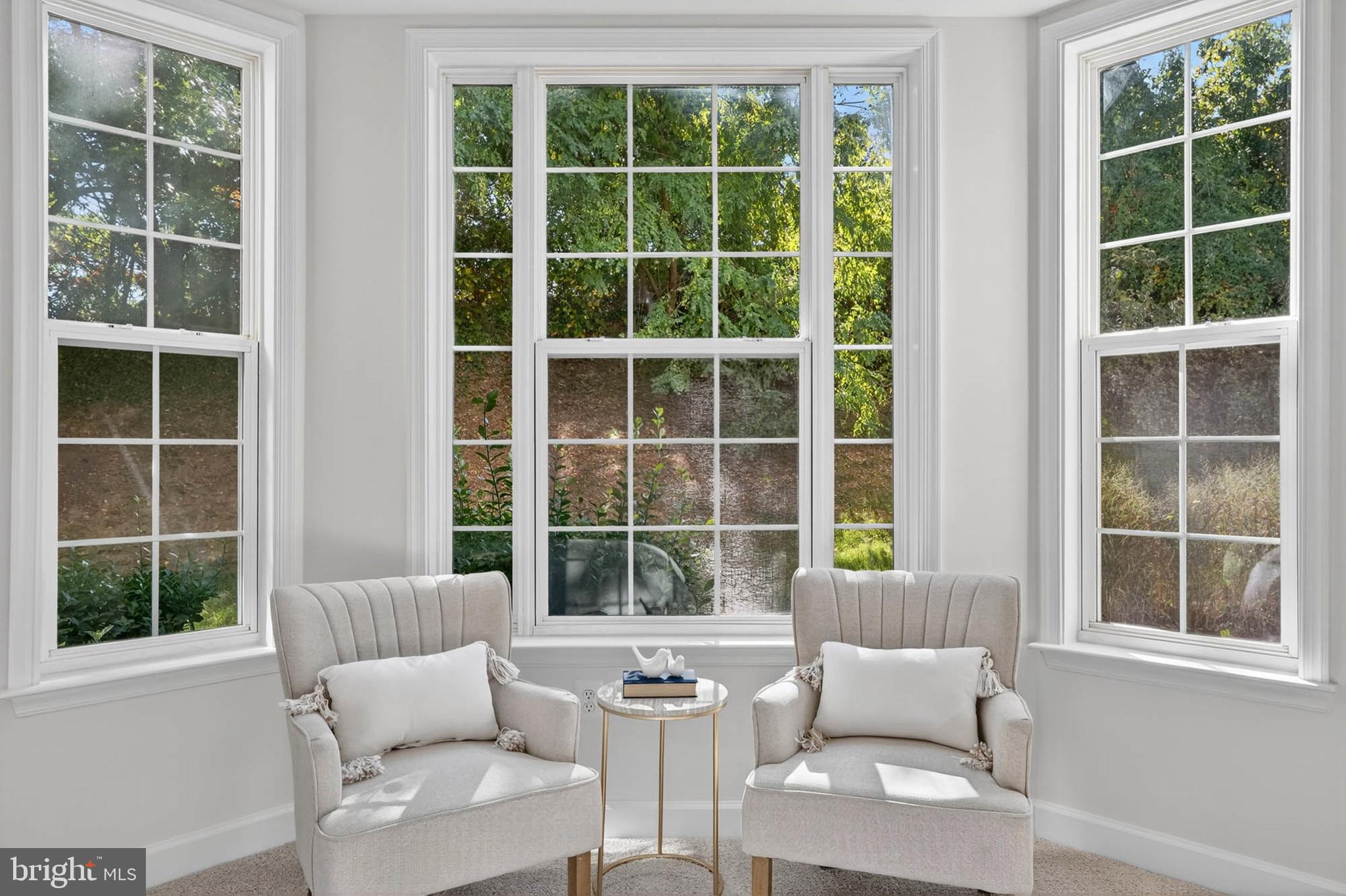 FOUR SEASONS - Residential