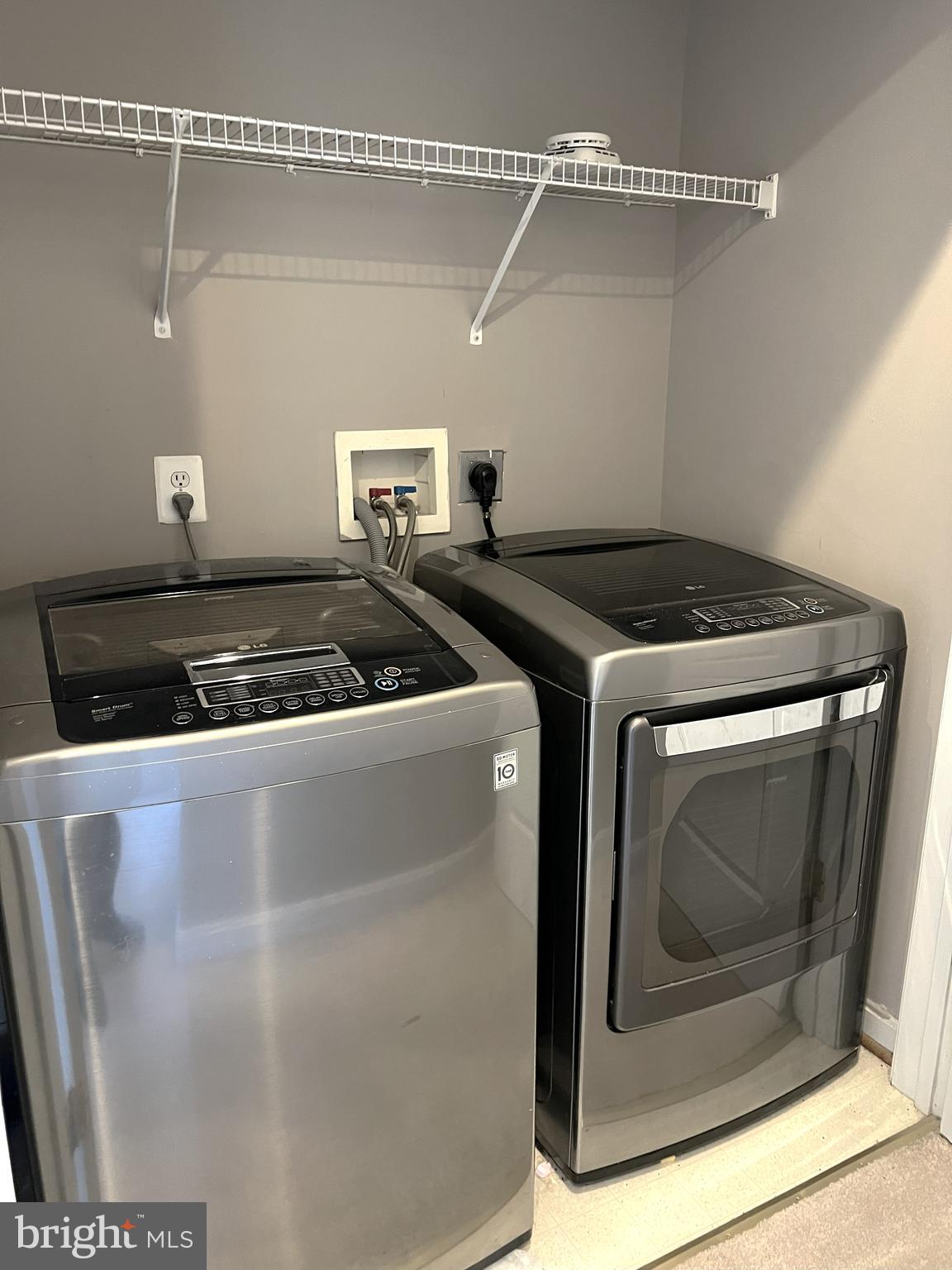 SQUIRREL HILL - Residential Lease