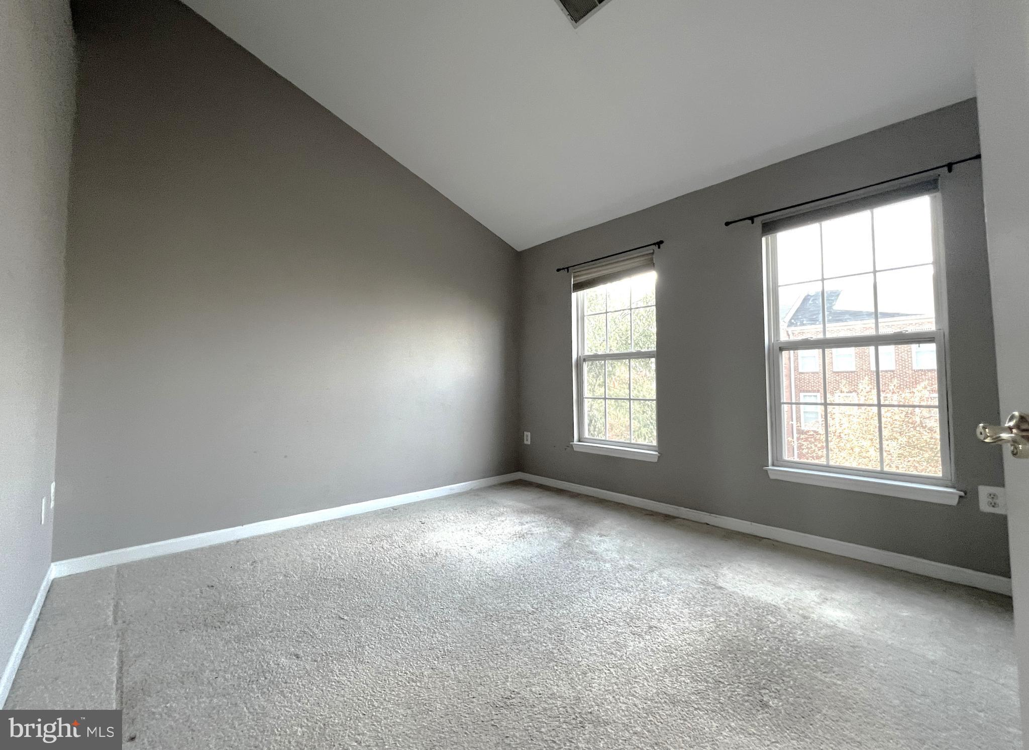 SQUIRREL HILL - Residential Lease