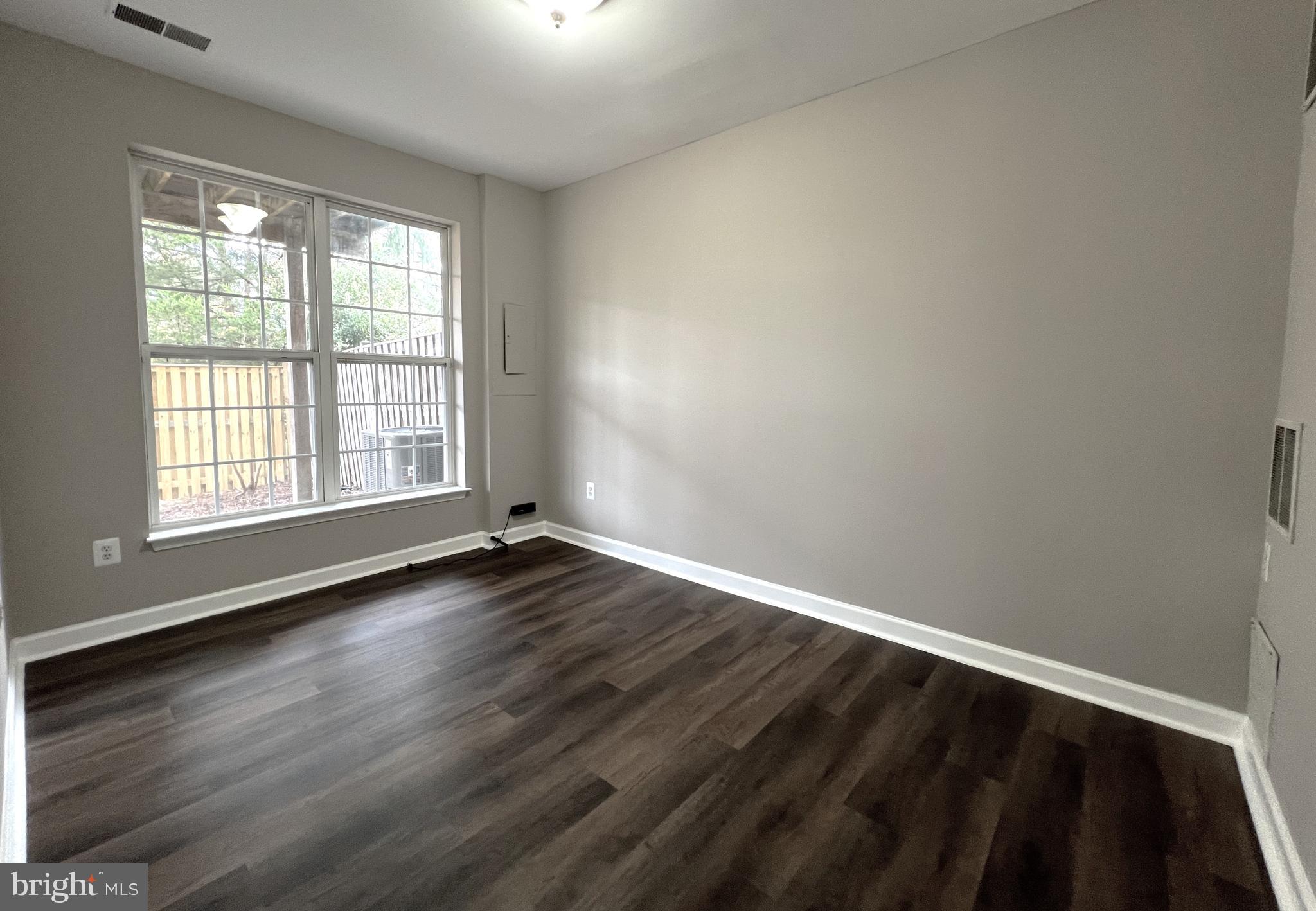 SQUIRREL HILL - Residential Lease