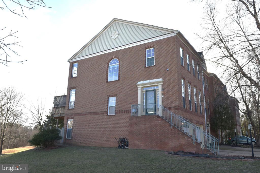 Photo of 13611 Acorn Hunt Place, HERNDON, VA 20171 (MLS # VAFX2275856)