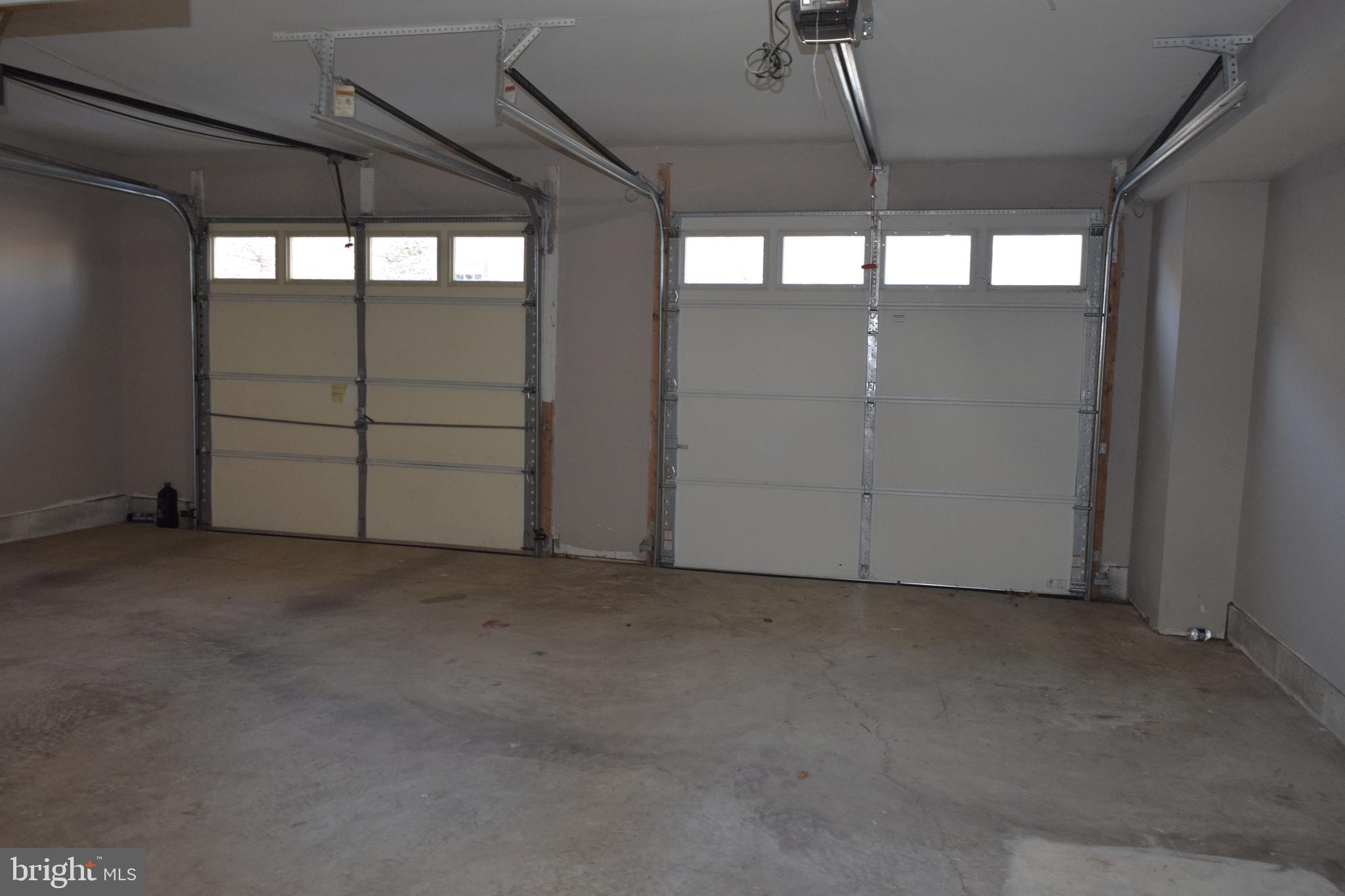 SQUIRREL HILL - Residential Lease