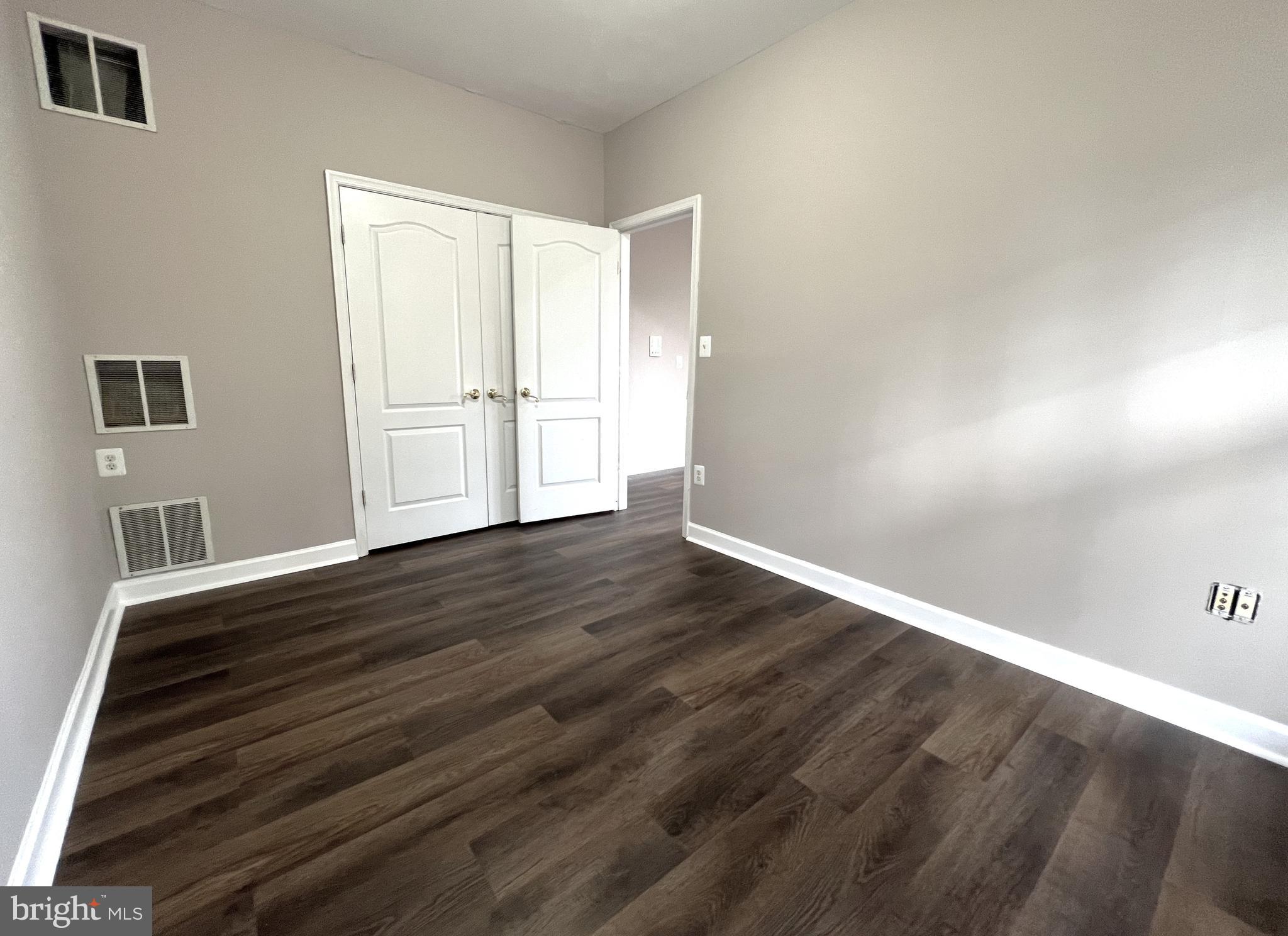 SQUIRREL HILL - Residential Lease