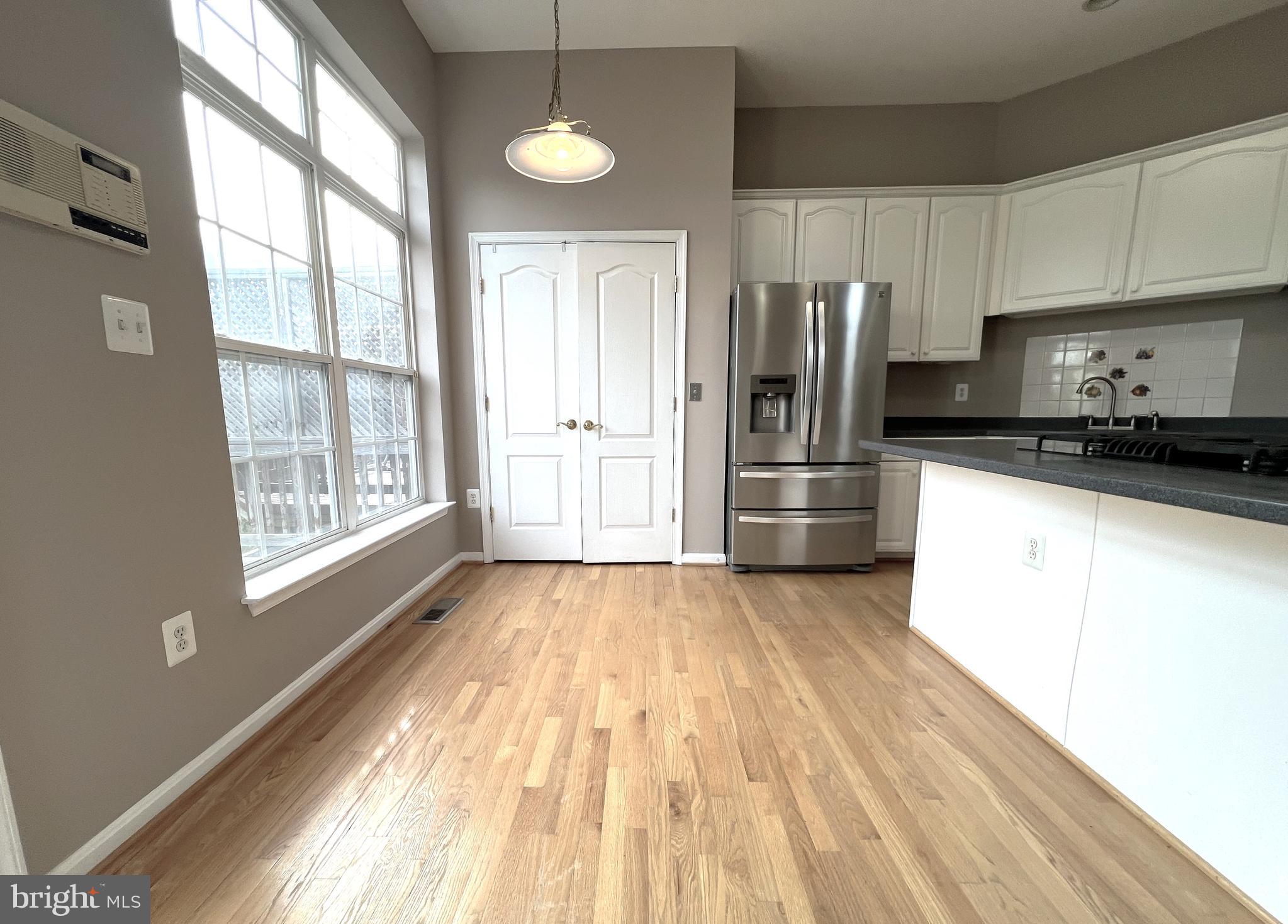 SQUIRREL HILL - Residential Lease