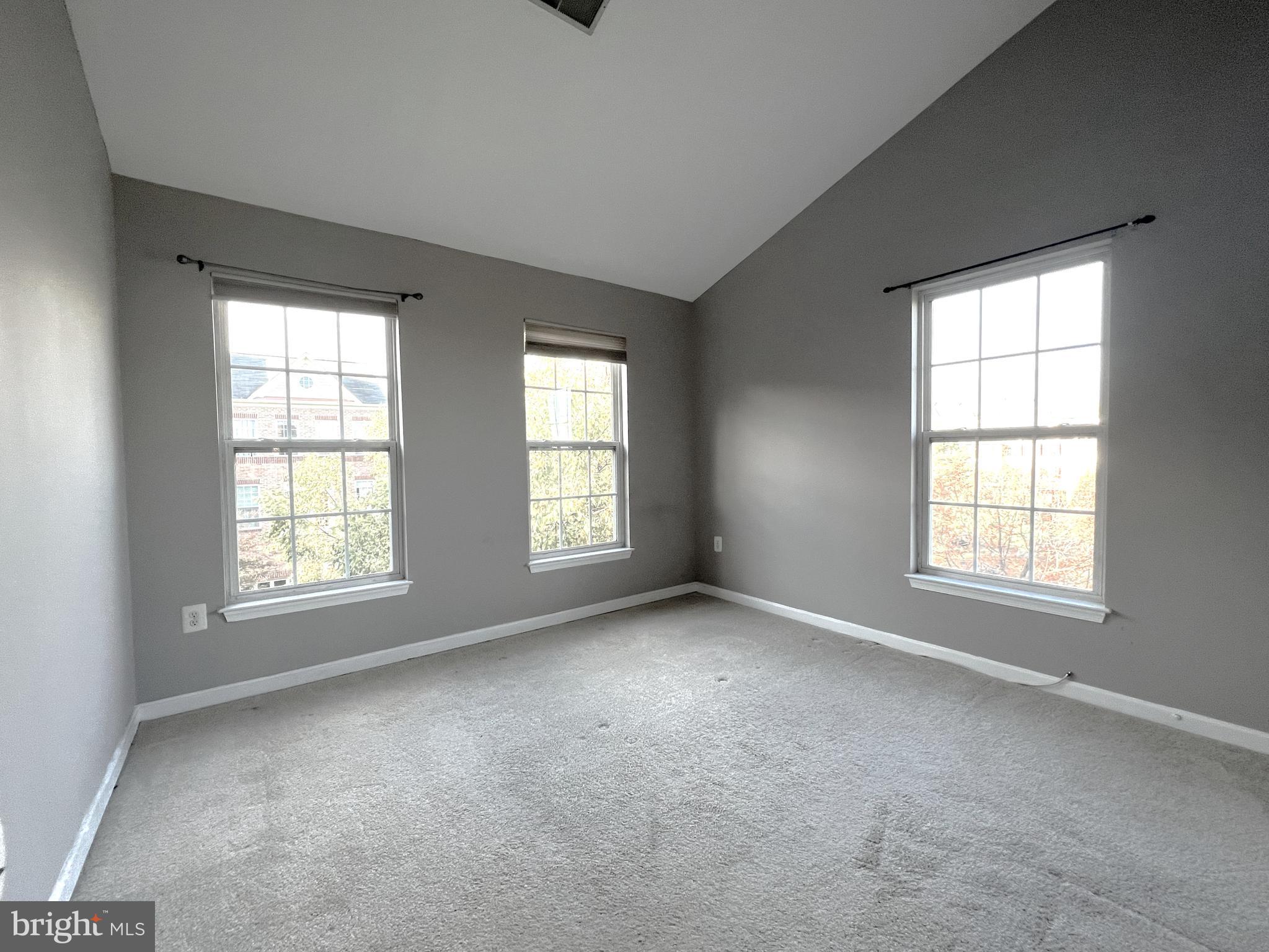 SQUIRREL HILL - Residential Lease