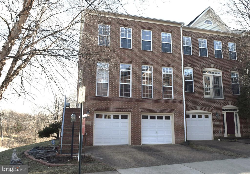 Photo of 13611 Acorn Hunt Place, HERNDON, VA 20171 (MLS # VAFX2275856)