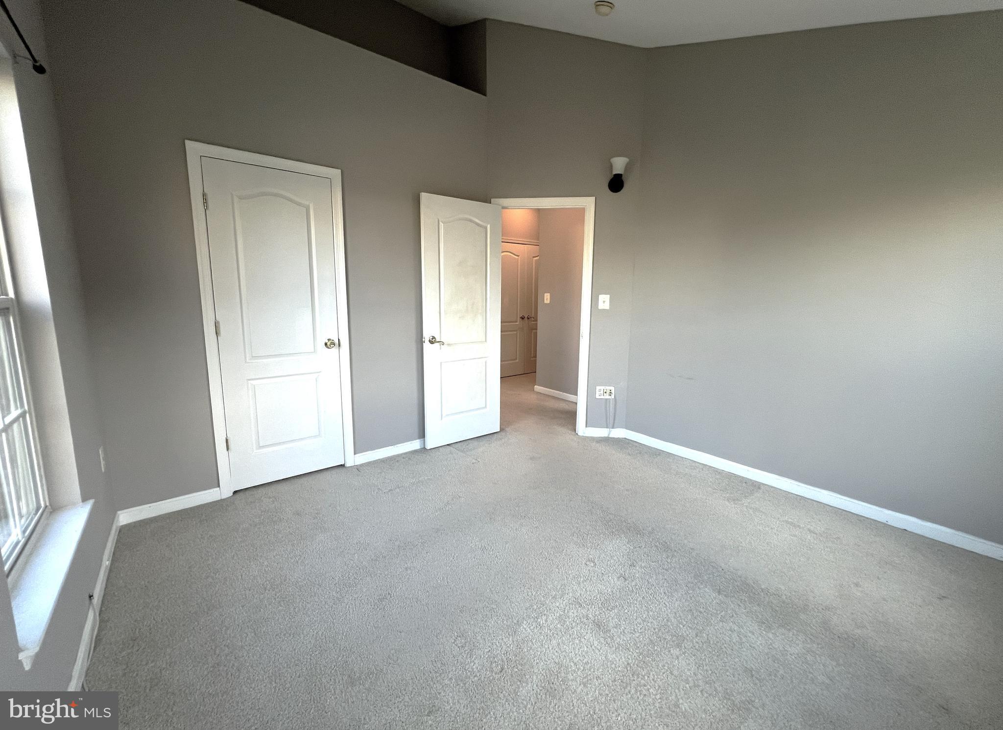 SQUIRREL HILL - Residential Lease