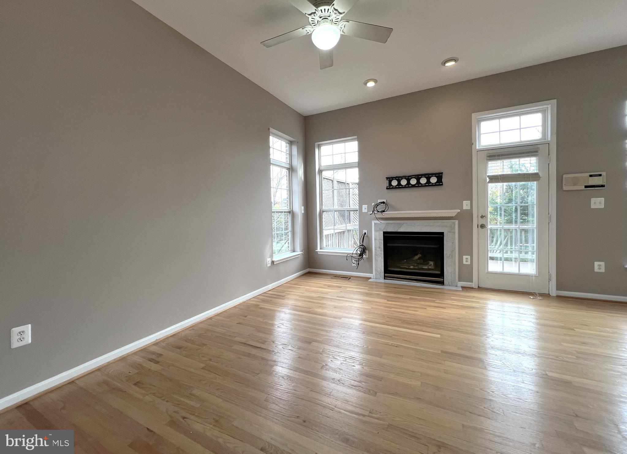 SQUIRREL HILL - Residential Lease