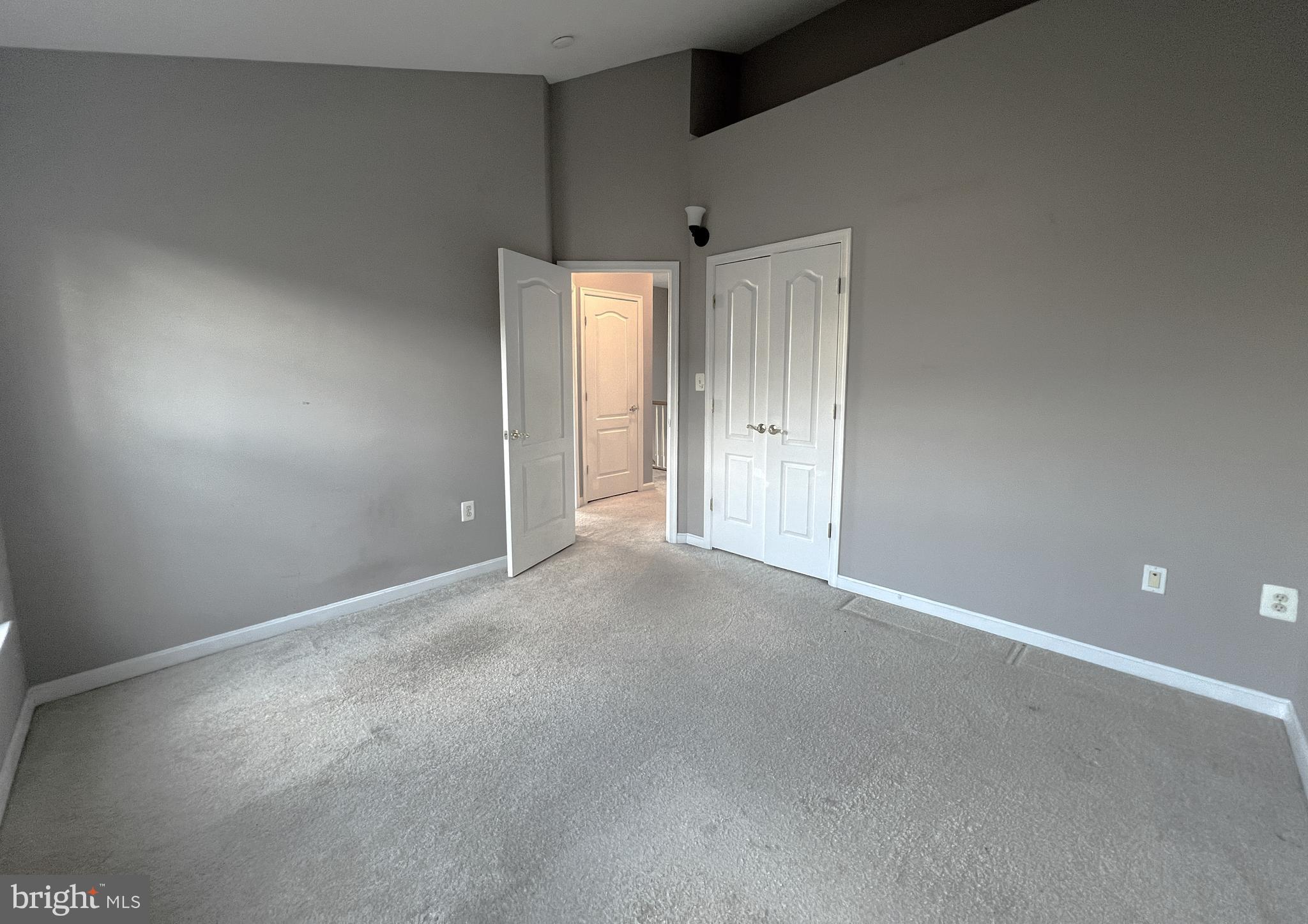 SQUIRREL HILL - Residential Lease