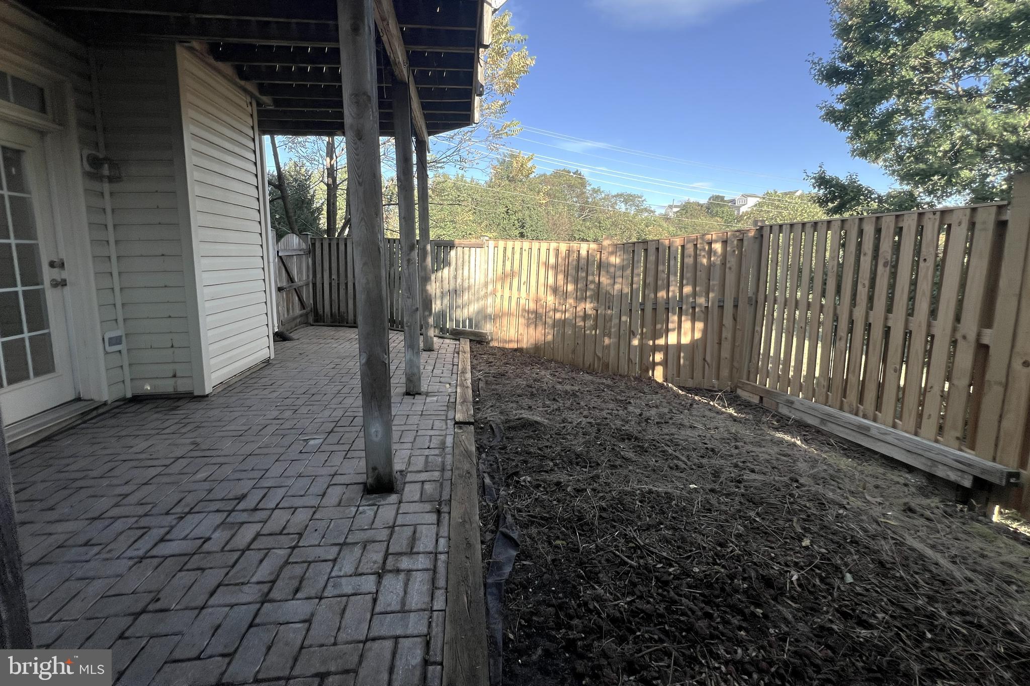 SQUIRREL HILL - Residential Lease