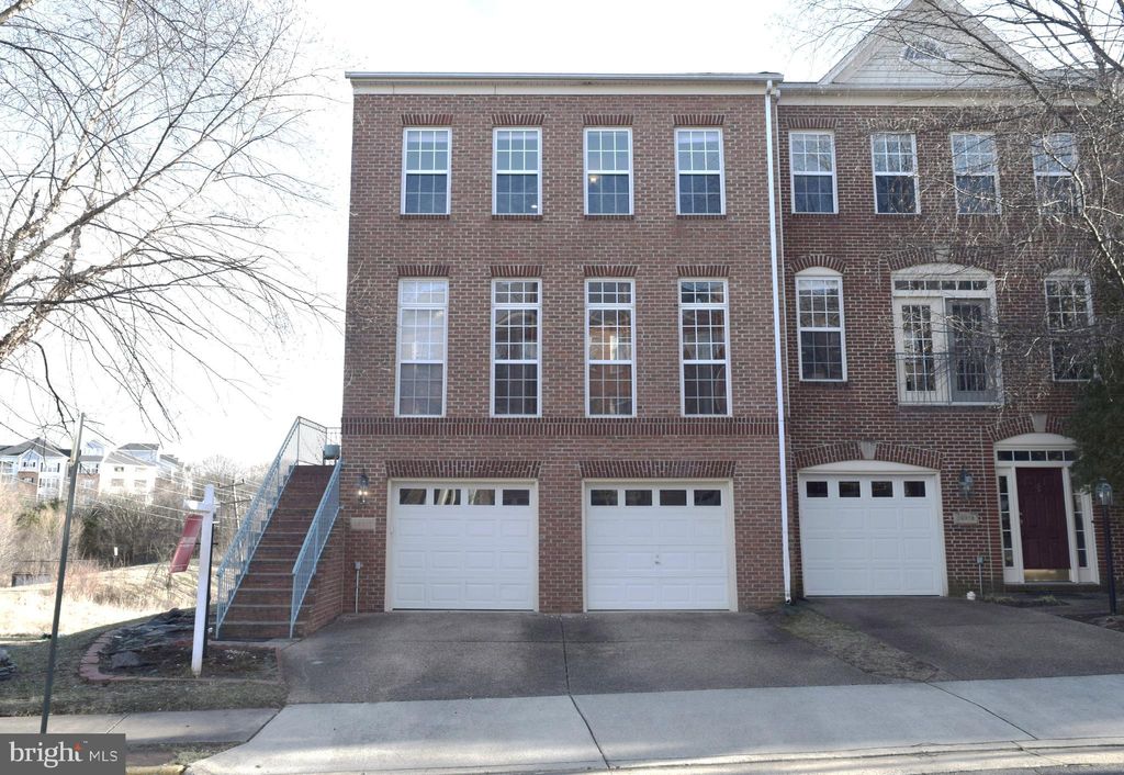 Photo of 13611 Acorn Hunt Place, HERNDON, VA 20171 (MLS # VAFX2275856)