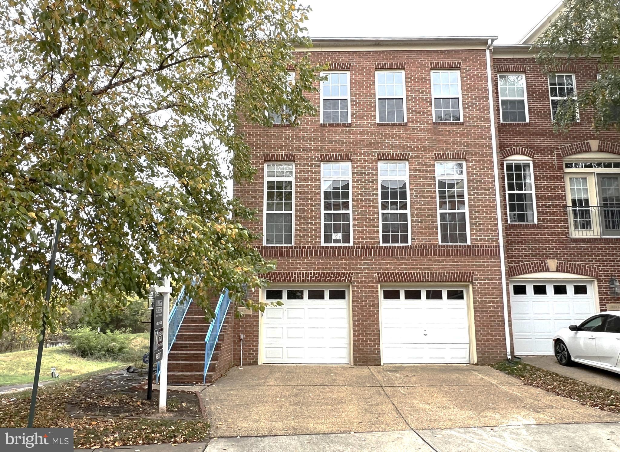 SQUIRREL HILL - Residential Lease