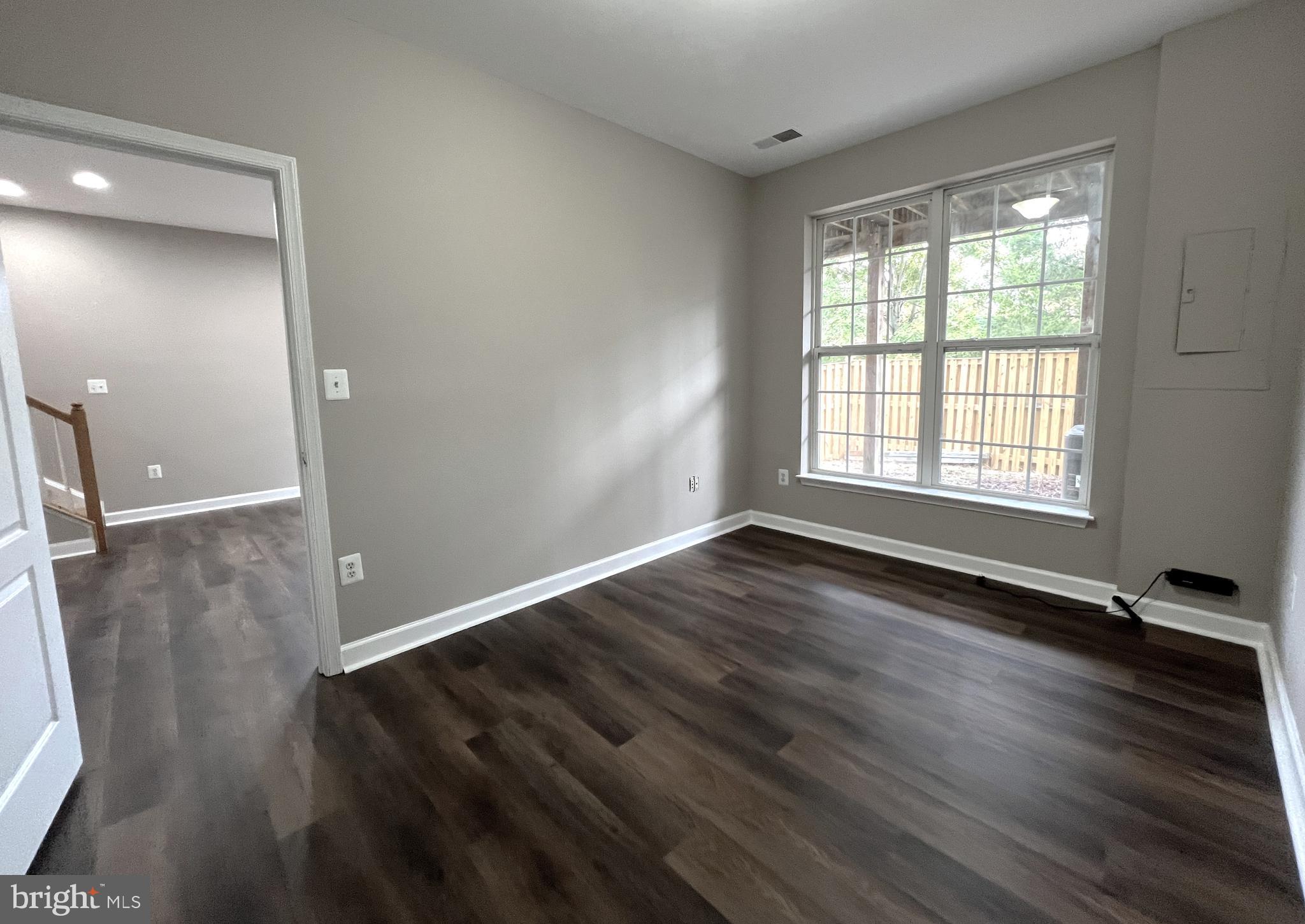 SQUIRREL HILL - Residential Lease