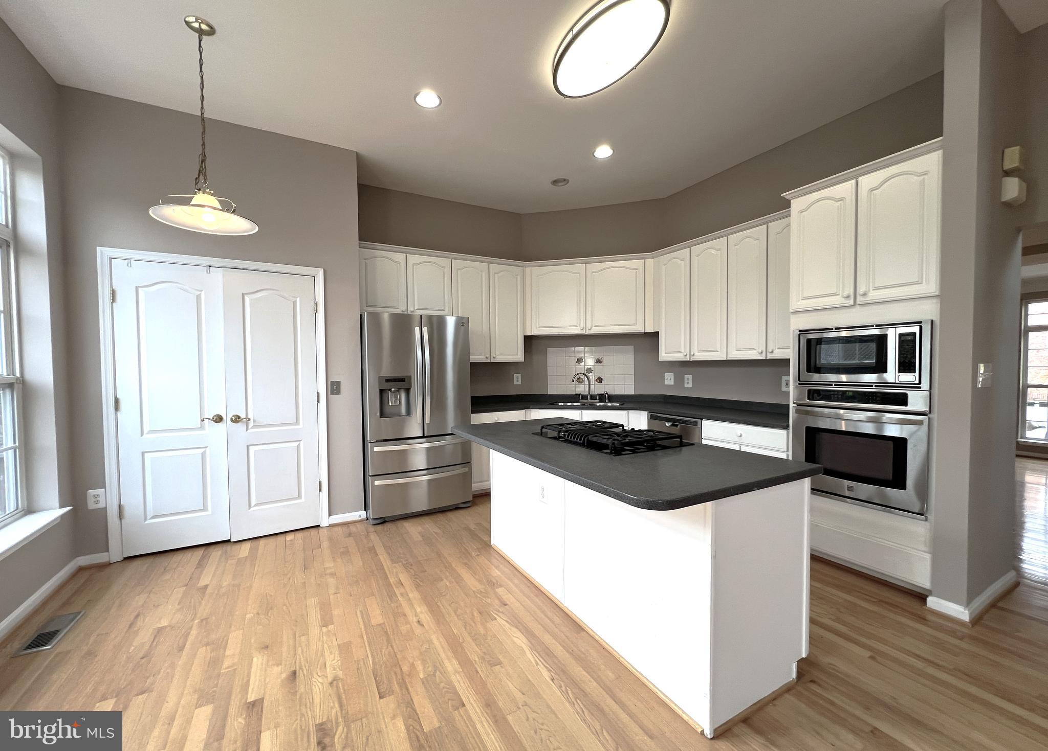 SQUIRREL HILL - Residential Lease