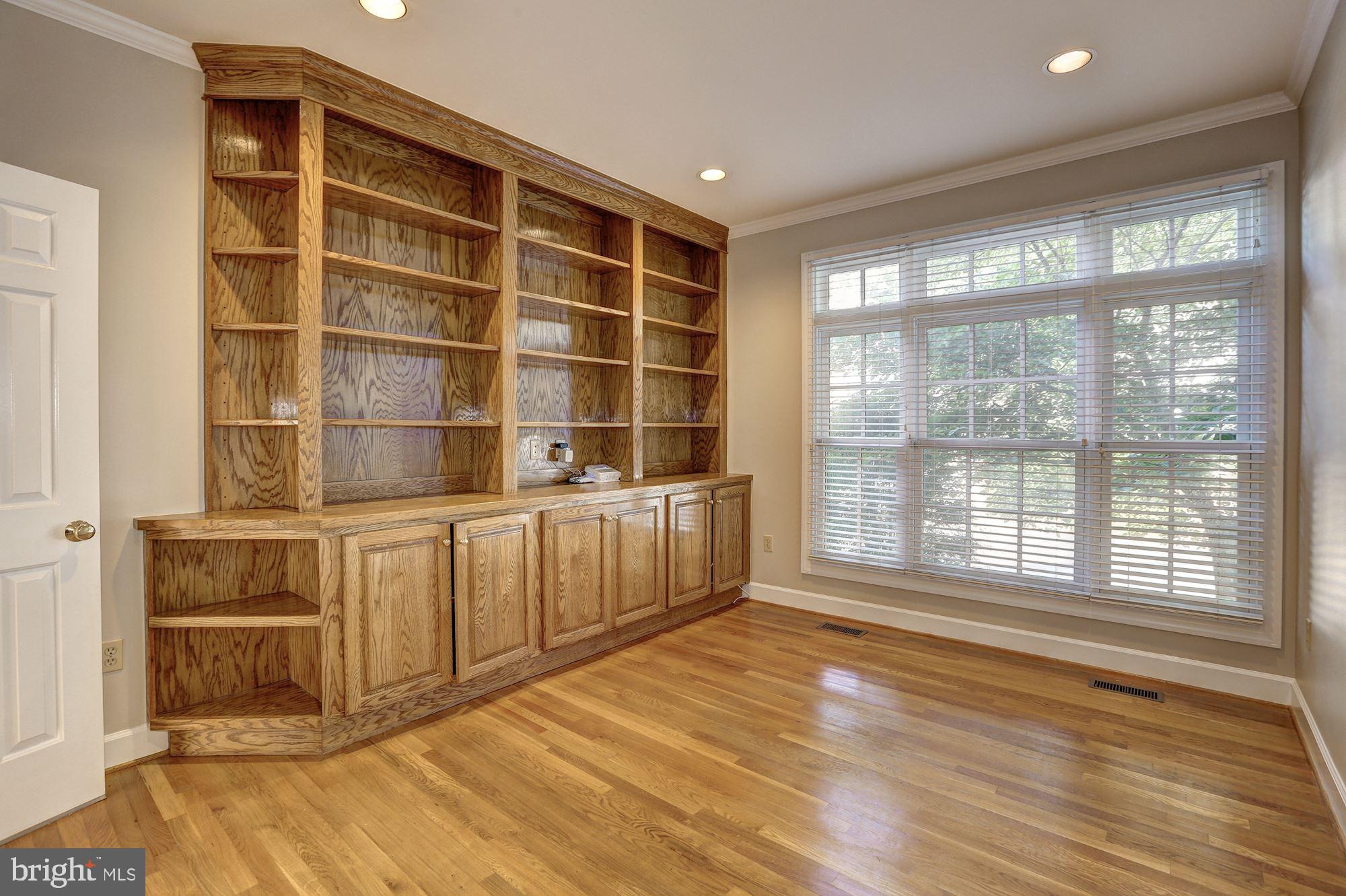 RIVER FALLS - Residential Lease