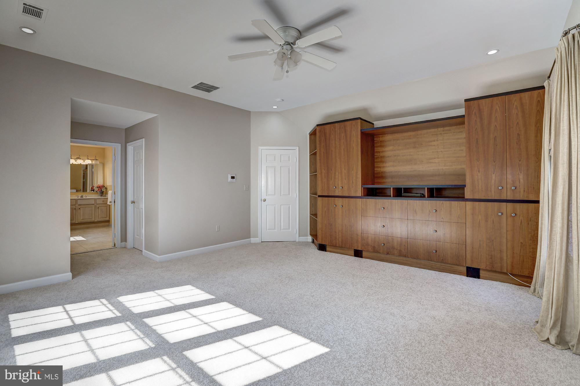 RIVER FALLS - Residential Lease