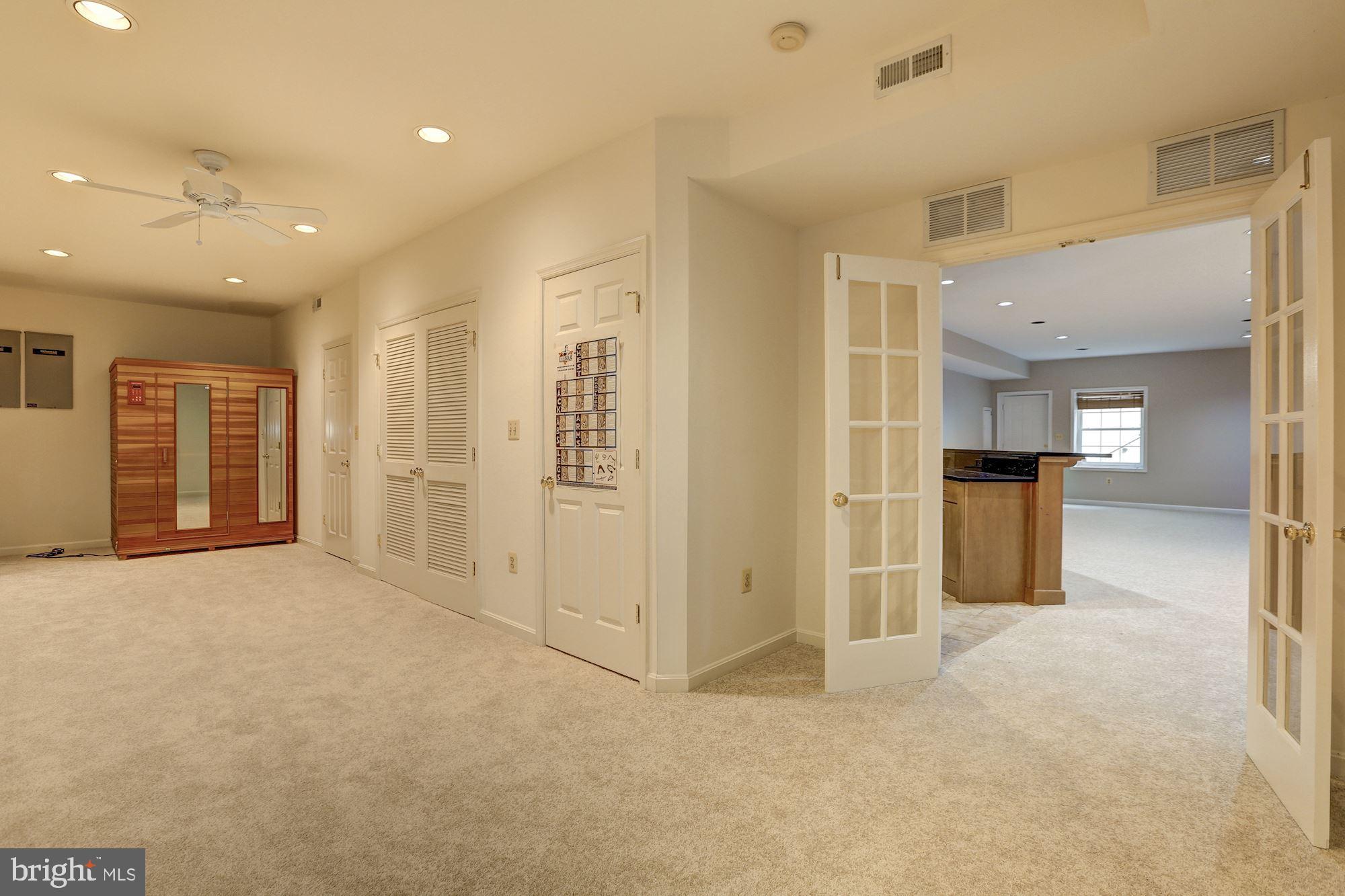 RIVER FALLS - Residential Lease