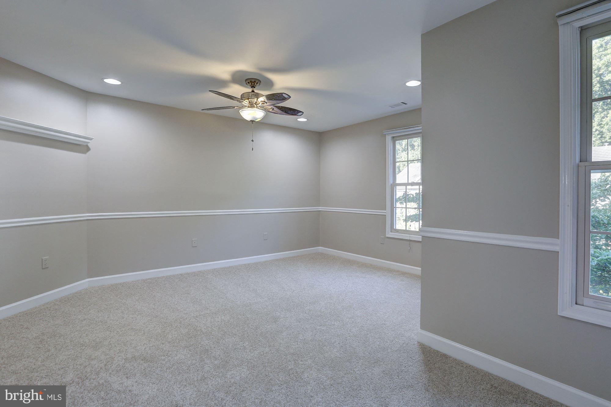 RIVER FALLS - Residential Lease