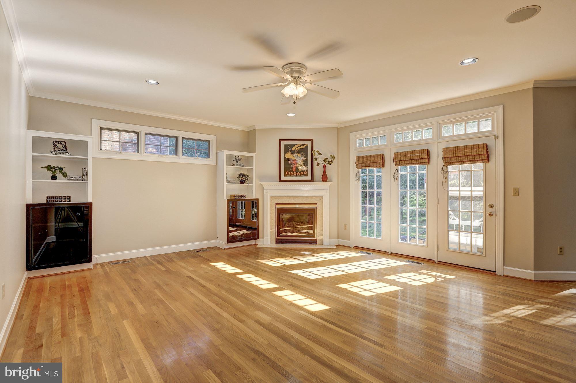 RIVER FALLS - Residential Lease