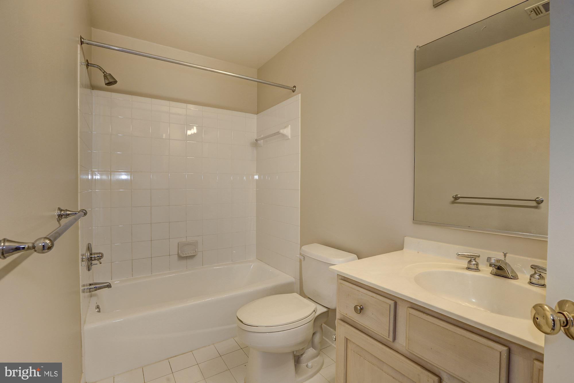 RIVER FALLS - Residential Lease