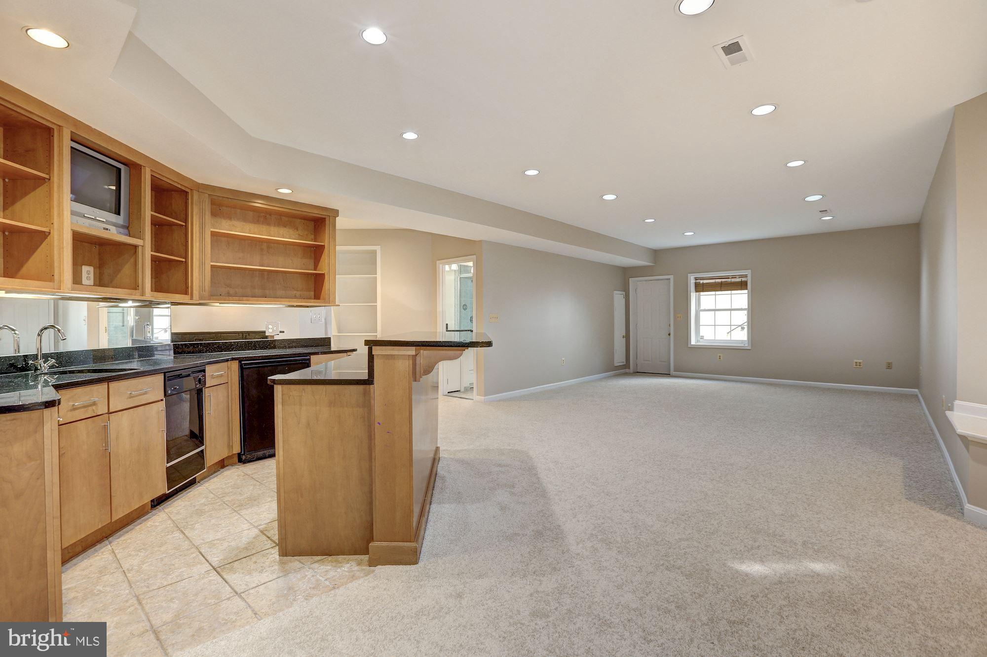 RIVER FALLS - Residential Lease