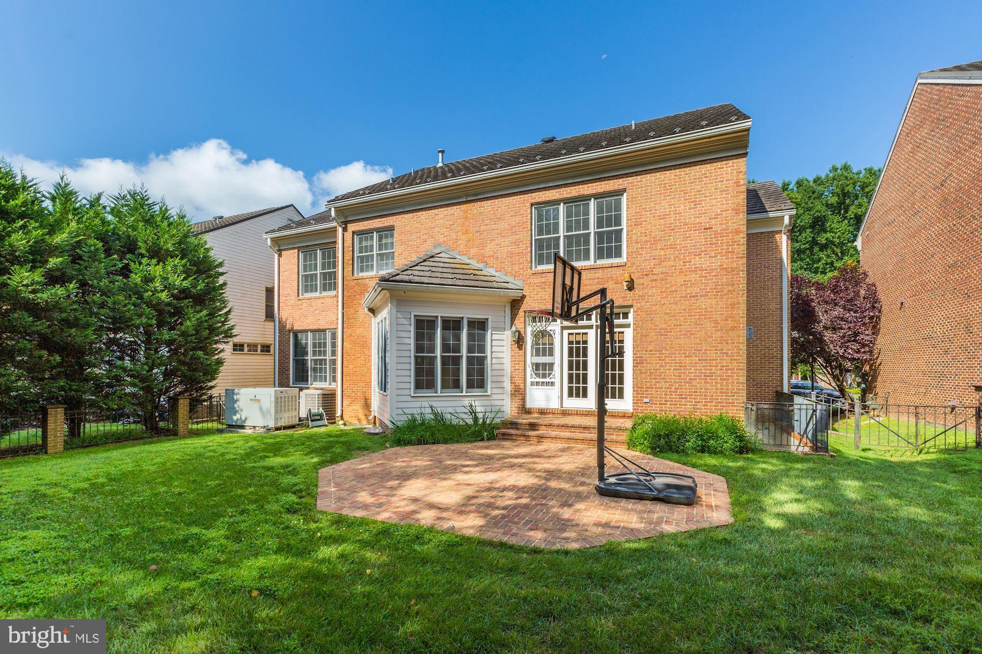 RIVER FALLS - Residential Lease