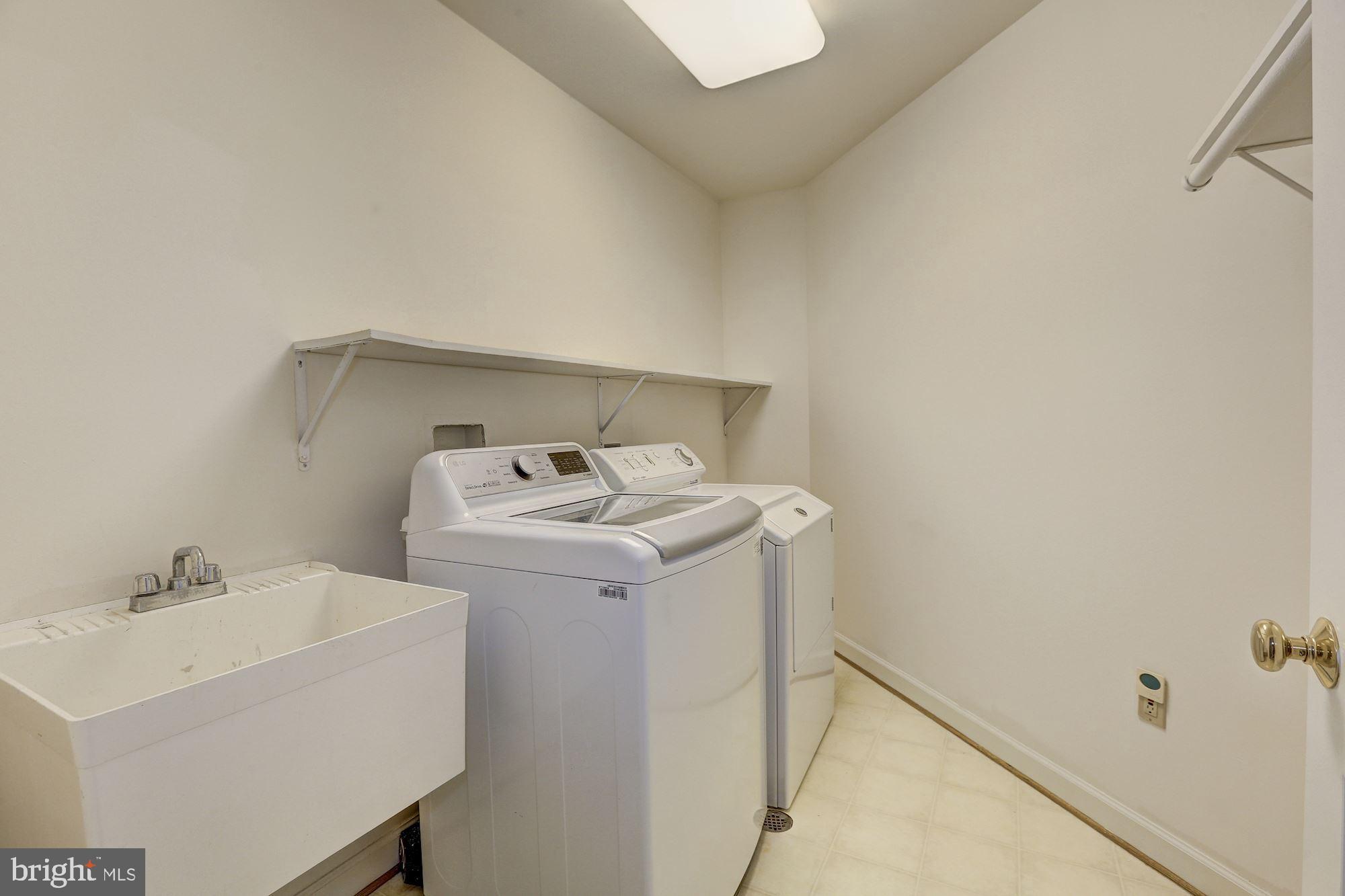 RIVER FALLS - Residential Lease