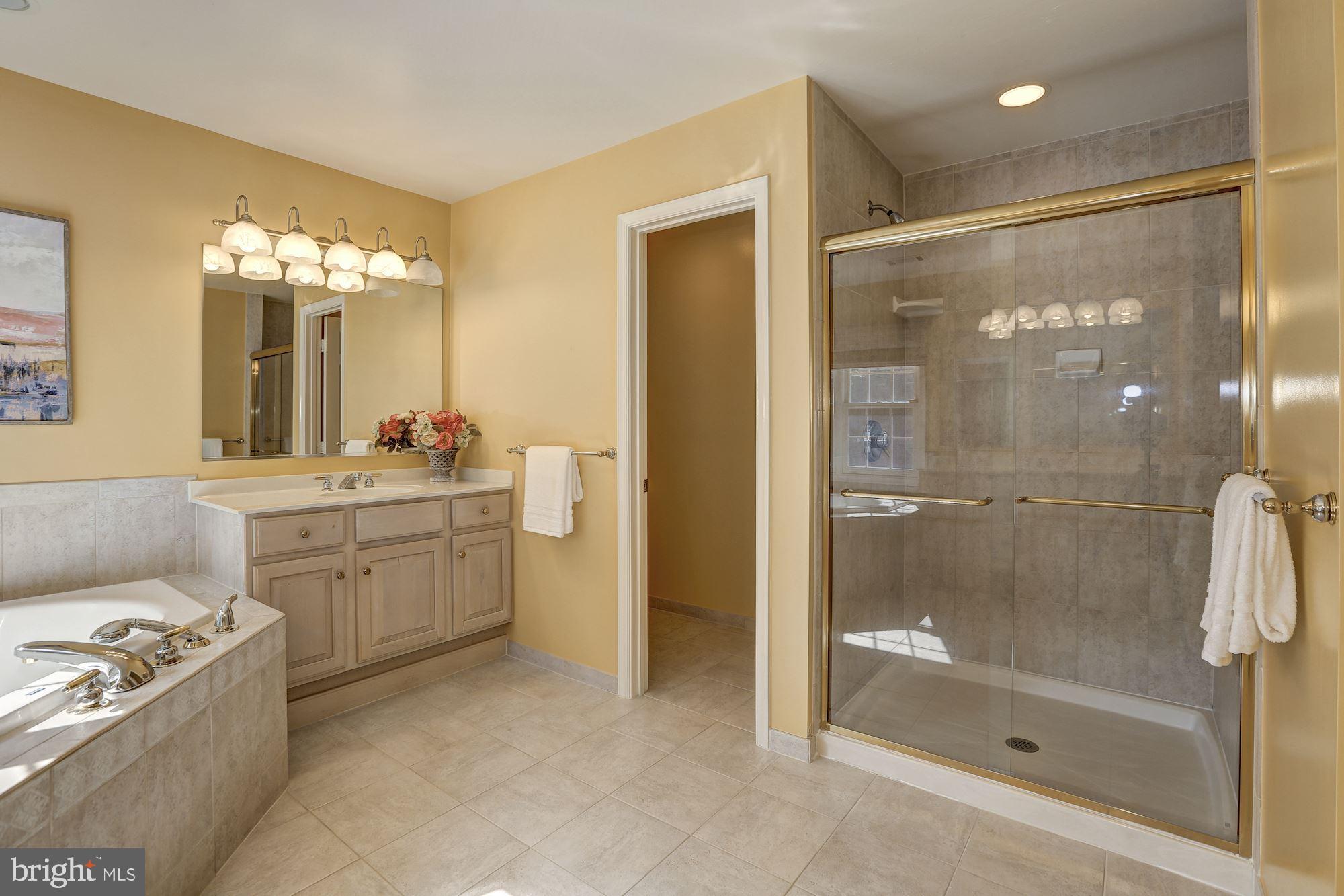 RIVER FALLS - Residential Lease