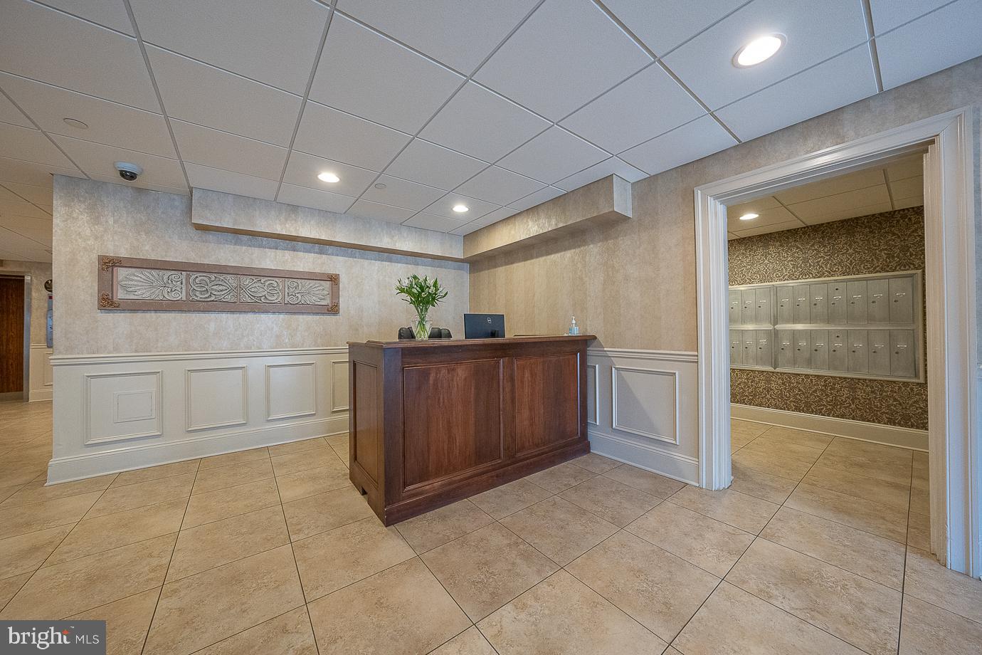 1219 W WYNNEWOOD ROAD 307