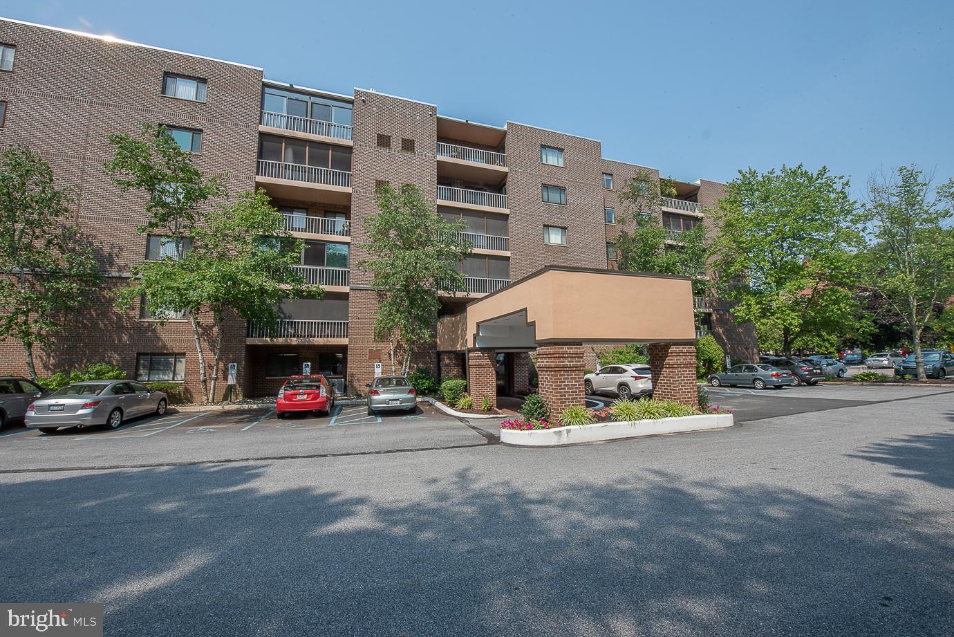 1219 W WYNNEWOOD ROAD 307
