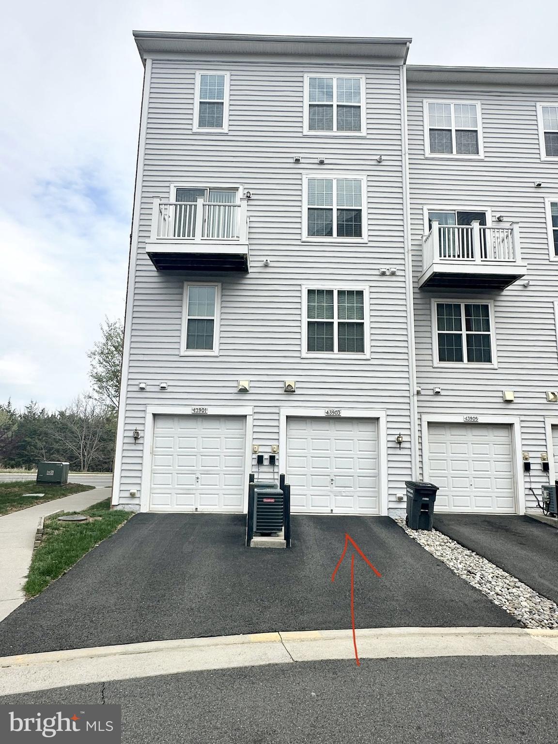 RESIDENCES AT DULLES PRK - Residential