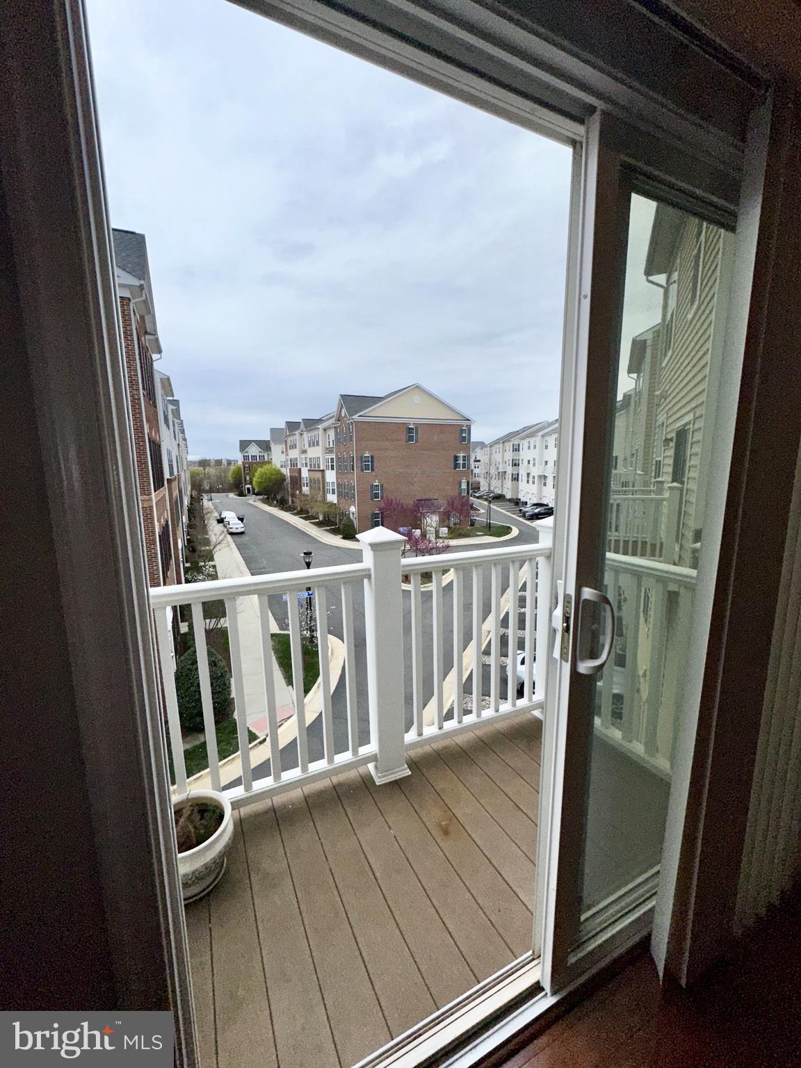 RESIDENCES AT DULLES PRK - Residential