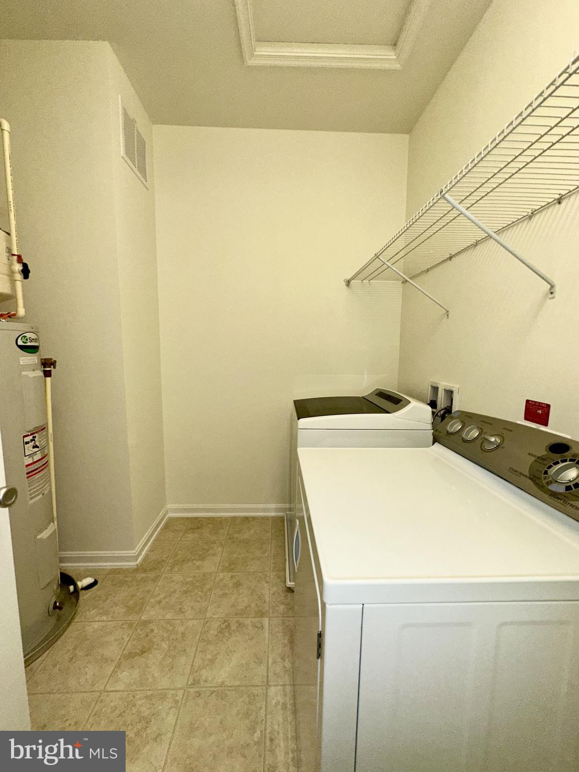 RESIDENCES AT DULLES PRK - Residential