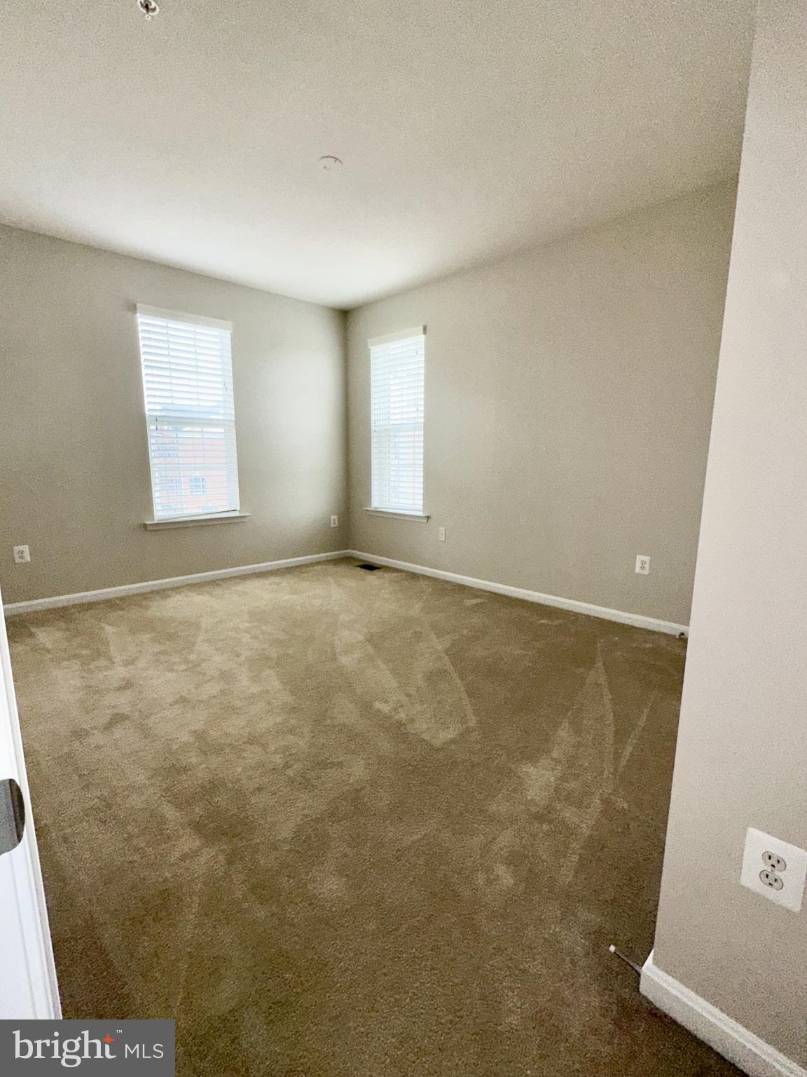 RESIDENCES AT DULLES PRK - Residential