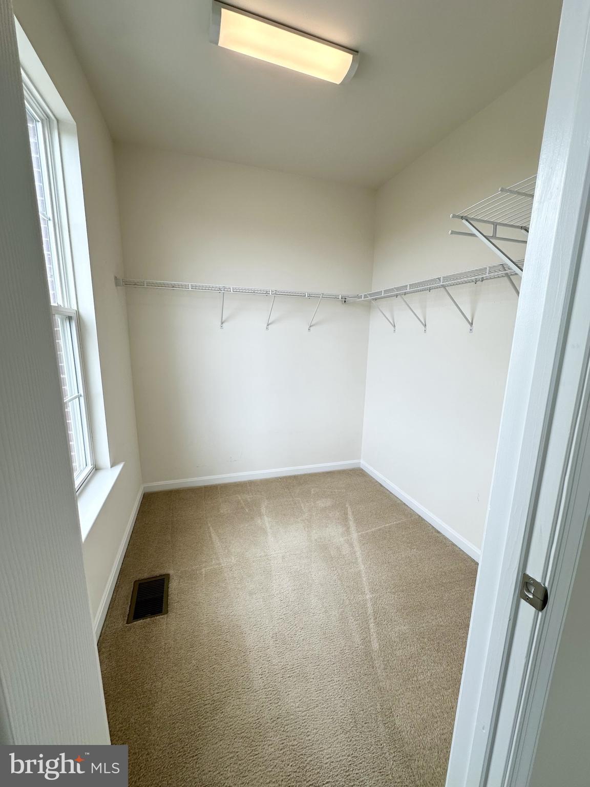 RESIDENCES AT DULLES PRK - Residential