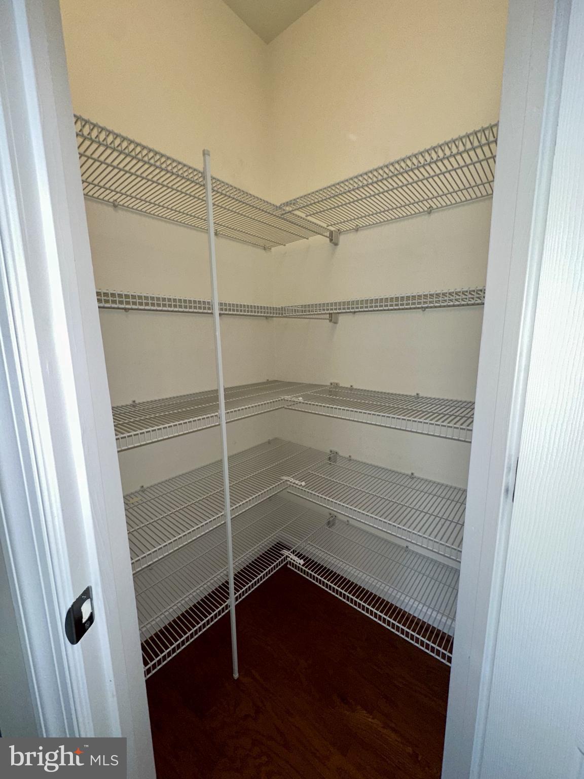 RESIDENCES AT DULLES PRK - Residential