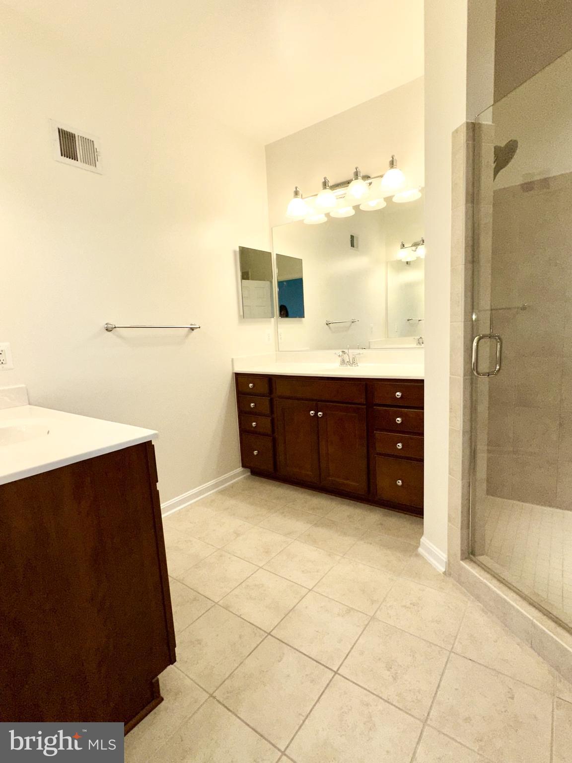 RESIDENCES AT DULLES PRK - Residential