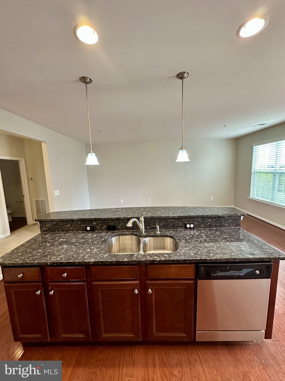 RESIDENCES AT DULLES PRK - Residential