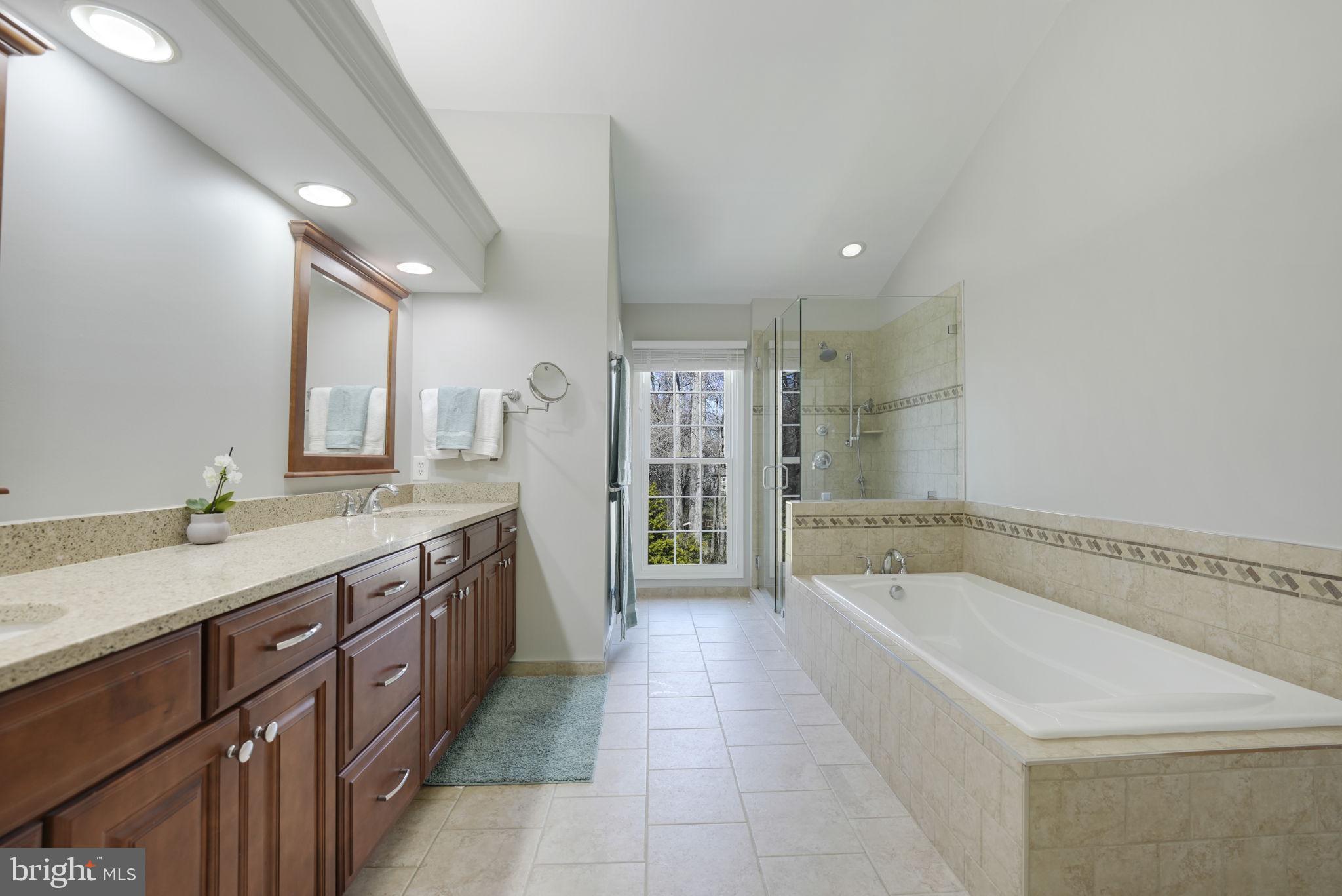 CROSSPOINTE - Residential