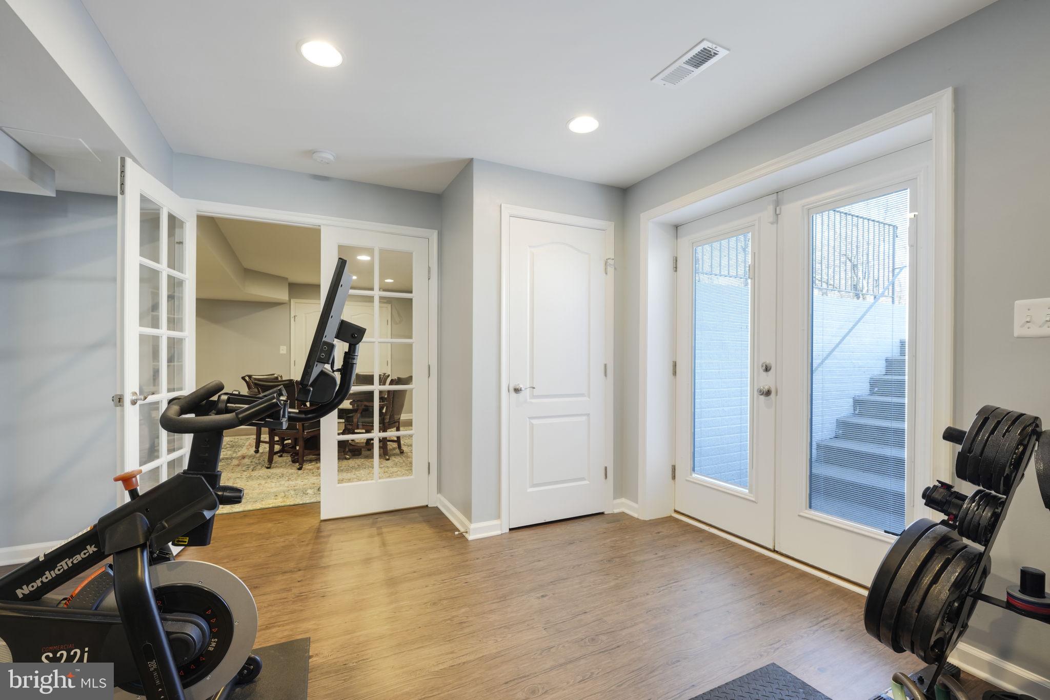 CROSSPOINTE - Residential