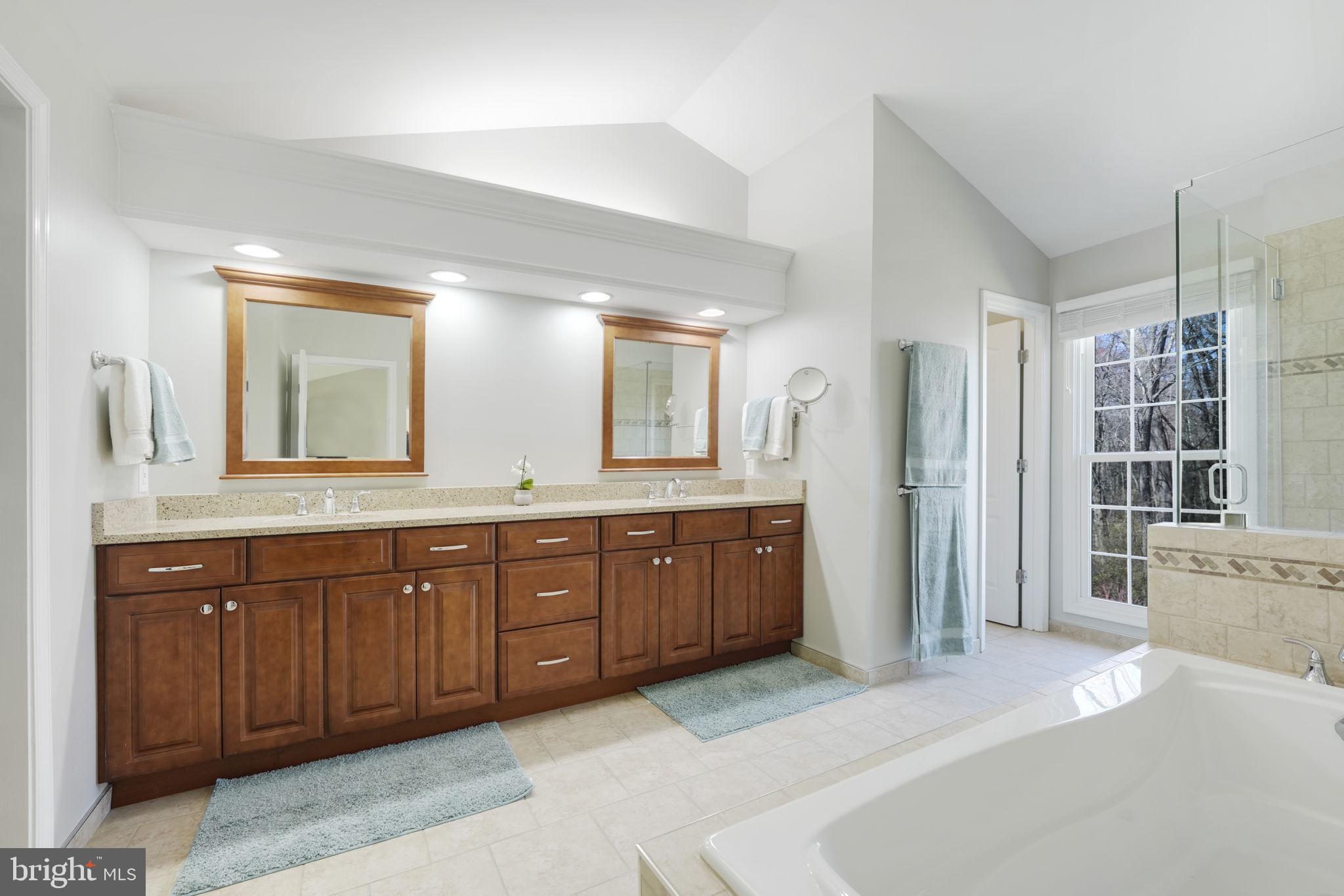 CROSSPOINTE - Residential