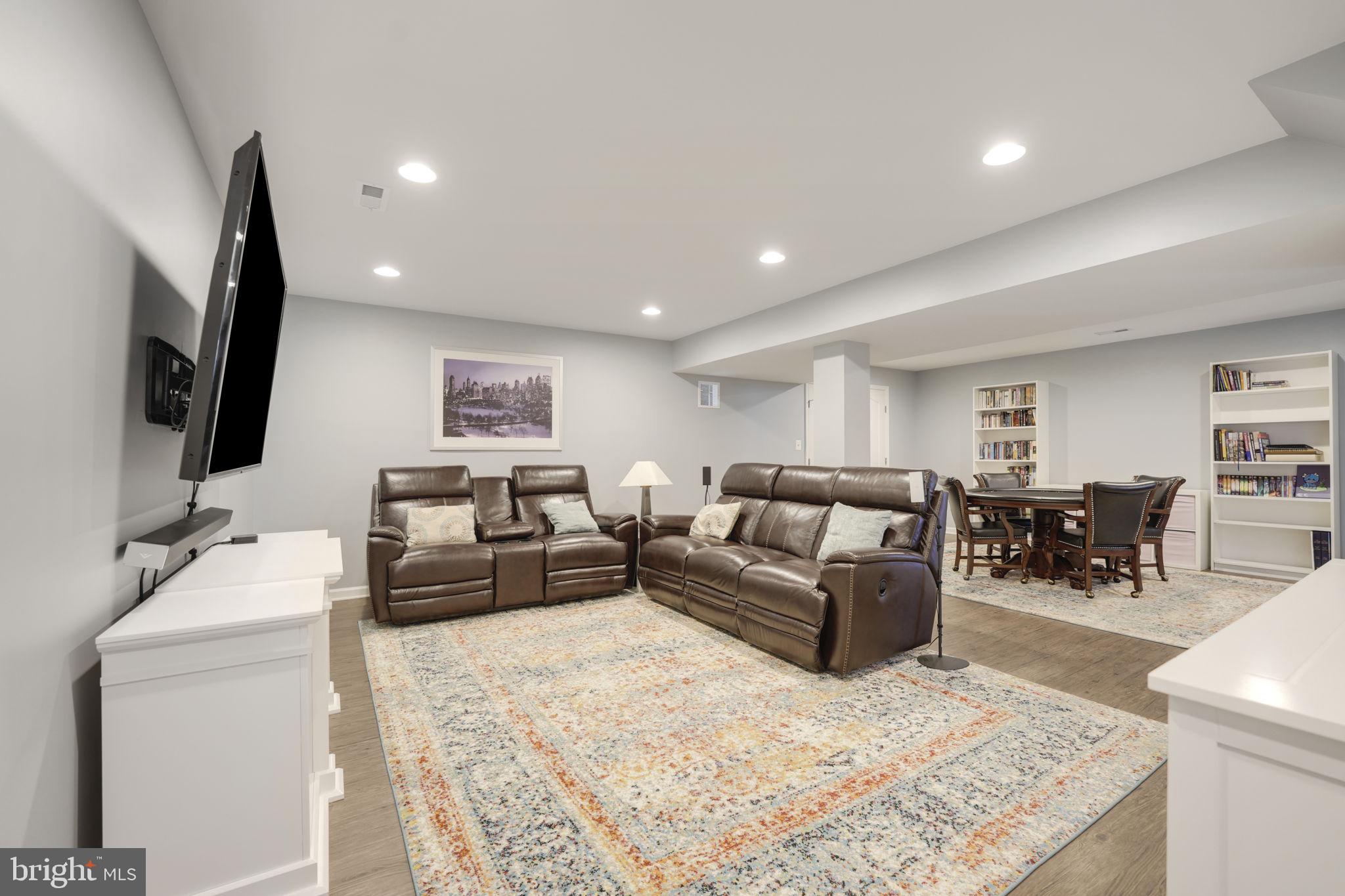 CROSSPOINTE - Residential