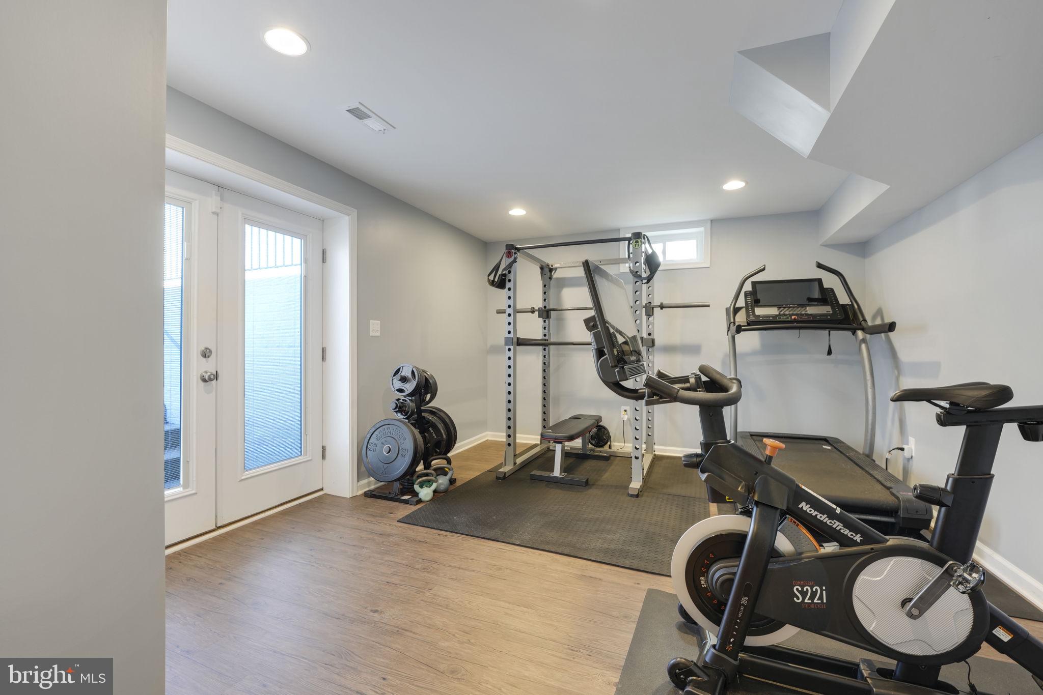 CROSSPOINTE - Residential